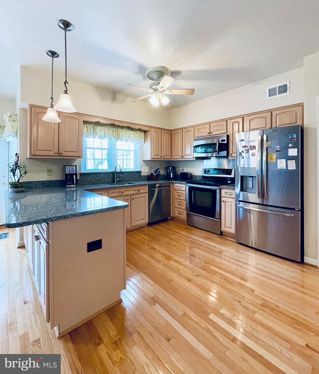 KINGSTOWNE - Residential Lease