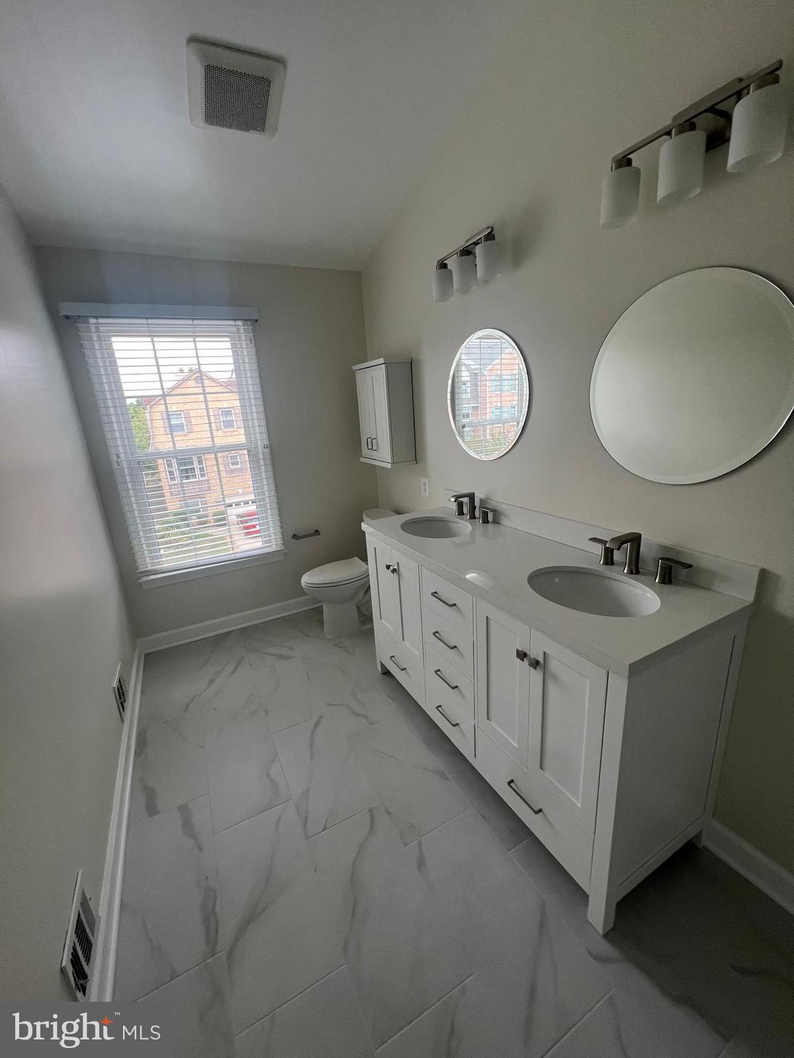 KINGSTOWNE - Residential Lease