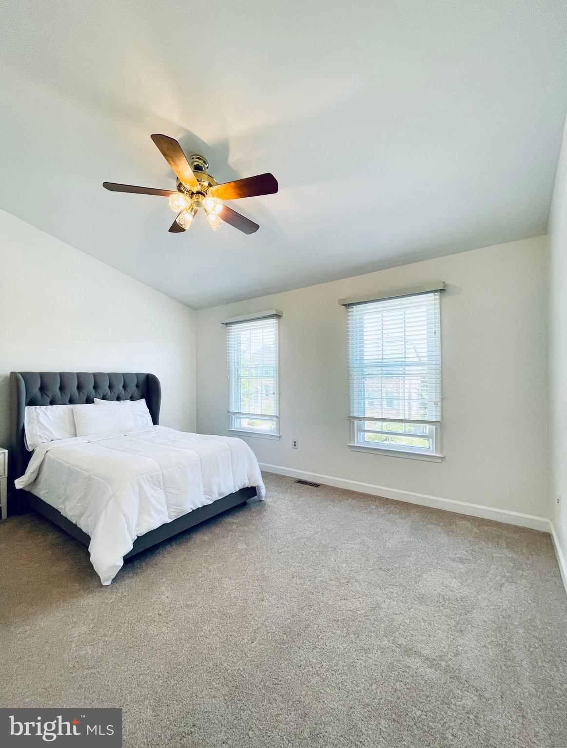 KINGSTOWNE - Residential Lease