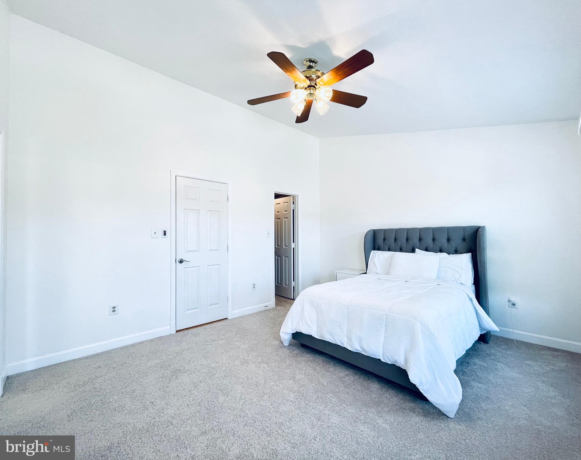 KINGSTOWNE - Residential Lease