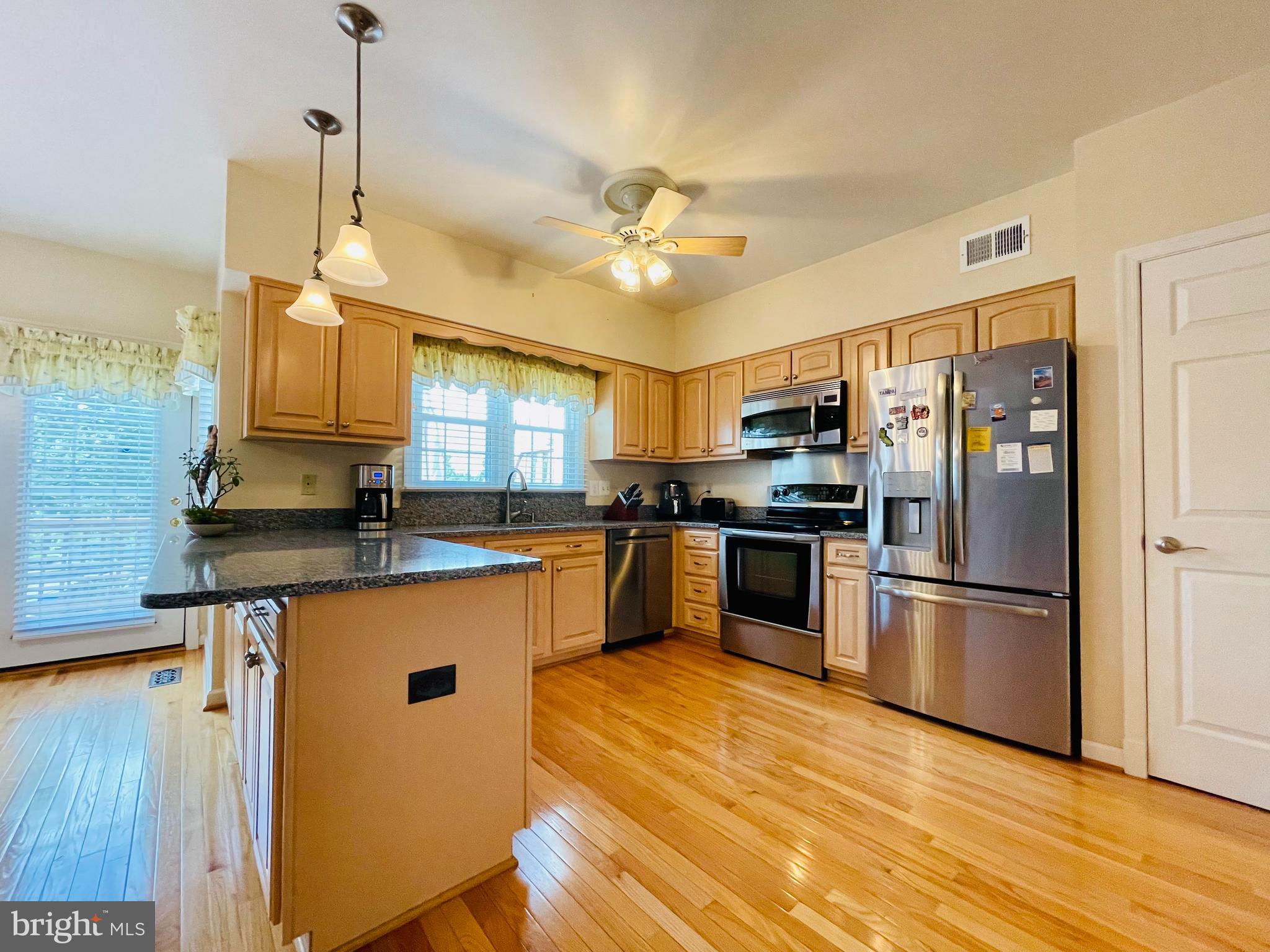 KINGSTOWNE - Residential Lease