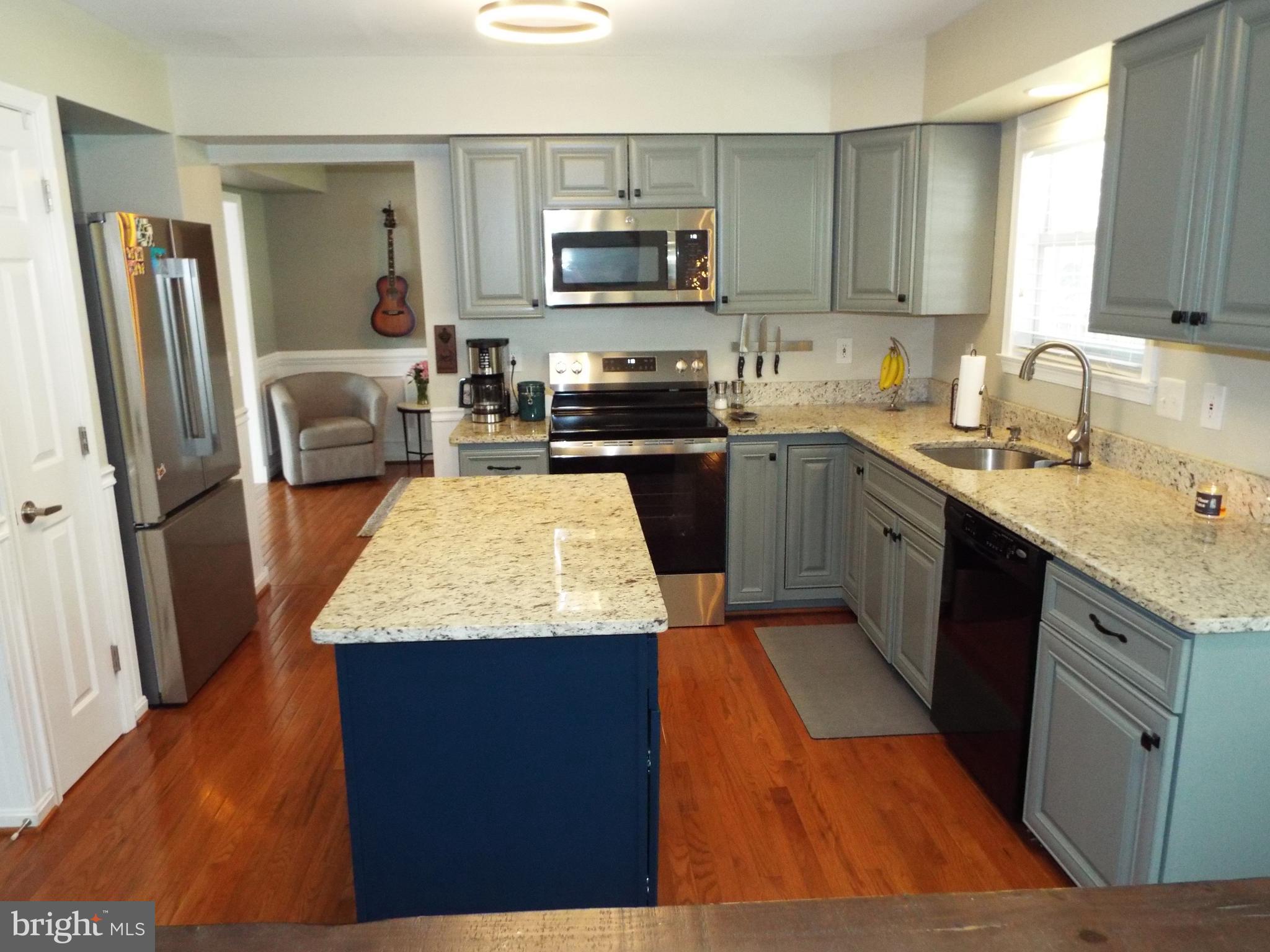 1275 SWAN DRIVE