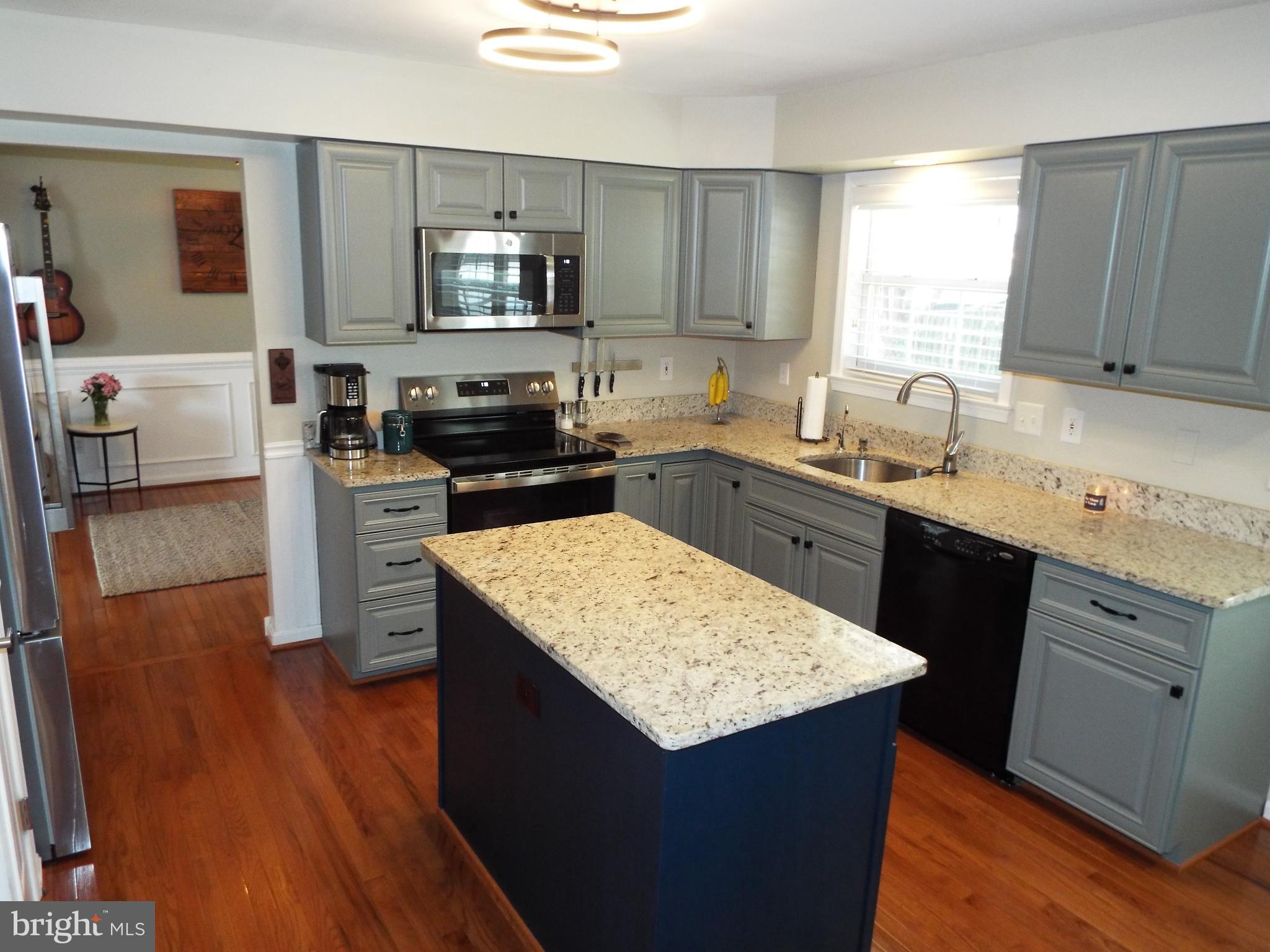 1275 SWAN DRIVE