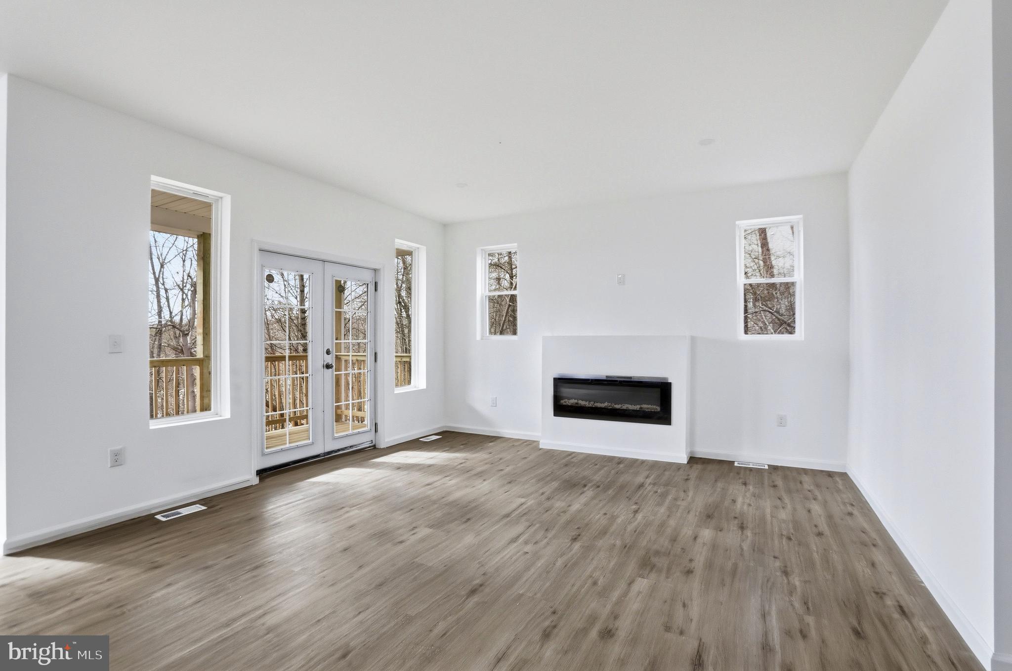 LAKE HOLIDAY ESTATES - Residential