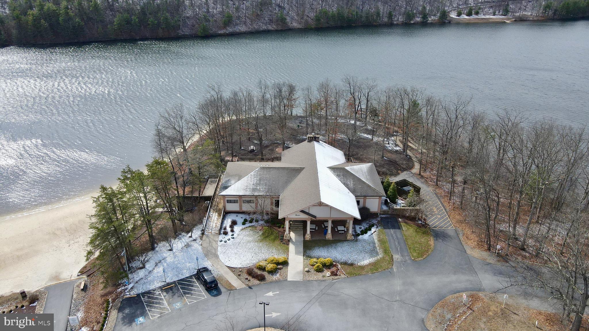 LAKE HOLIDAY ESTATES - Residential