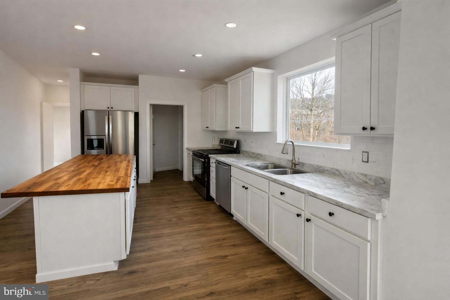 LAKE HOLIDAY ESTATES - Residential