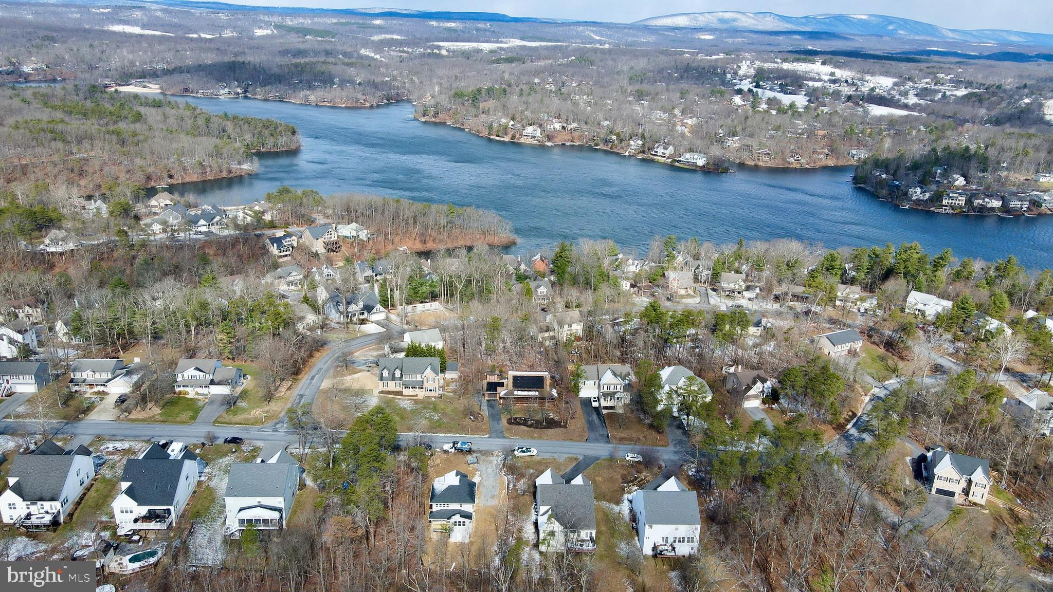 LAKE HOLIDAY ESTATES - Residential