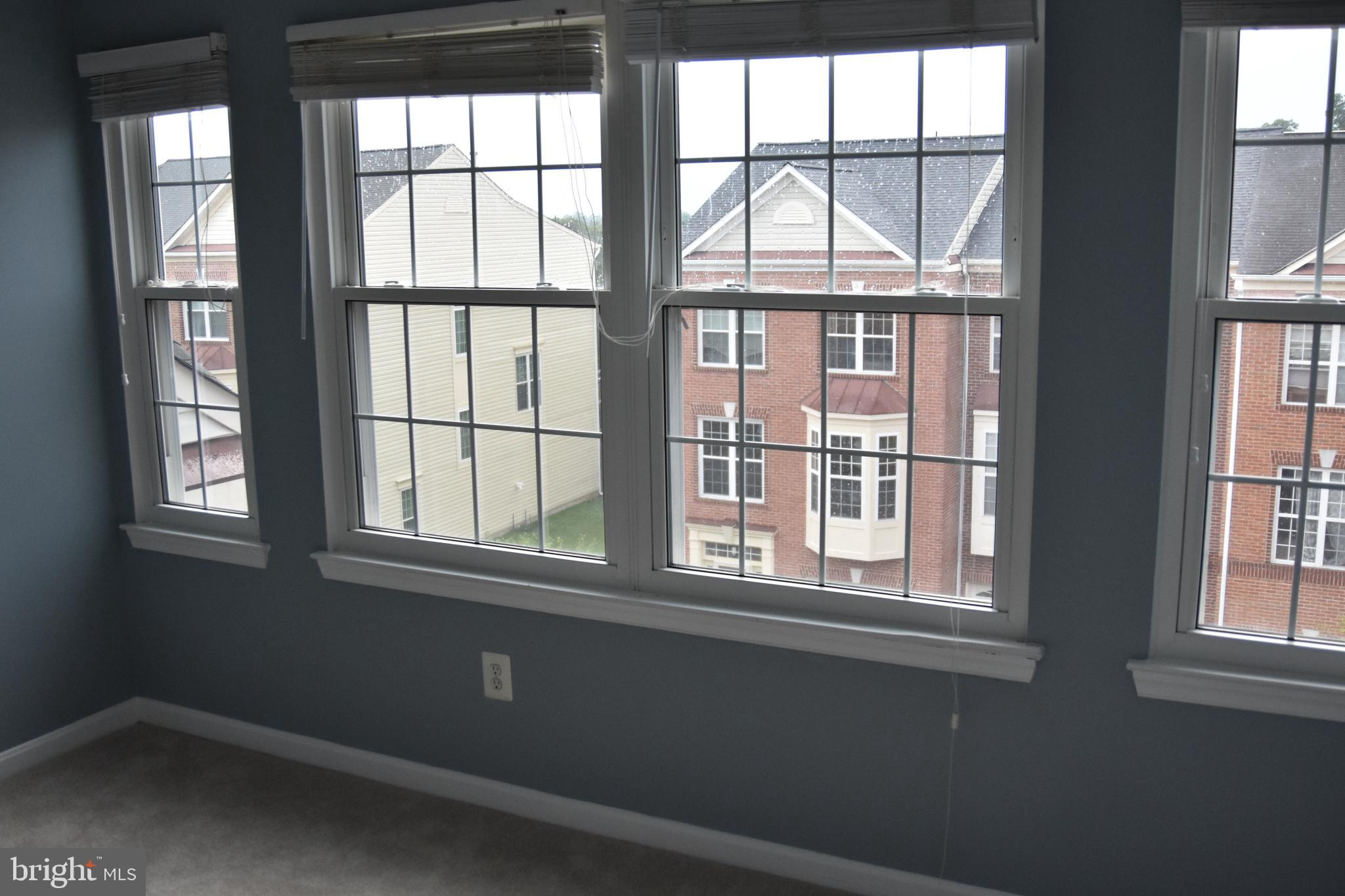 WOODLAND PARK - Residential Lease