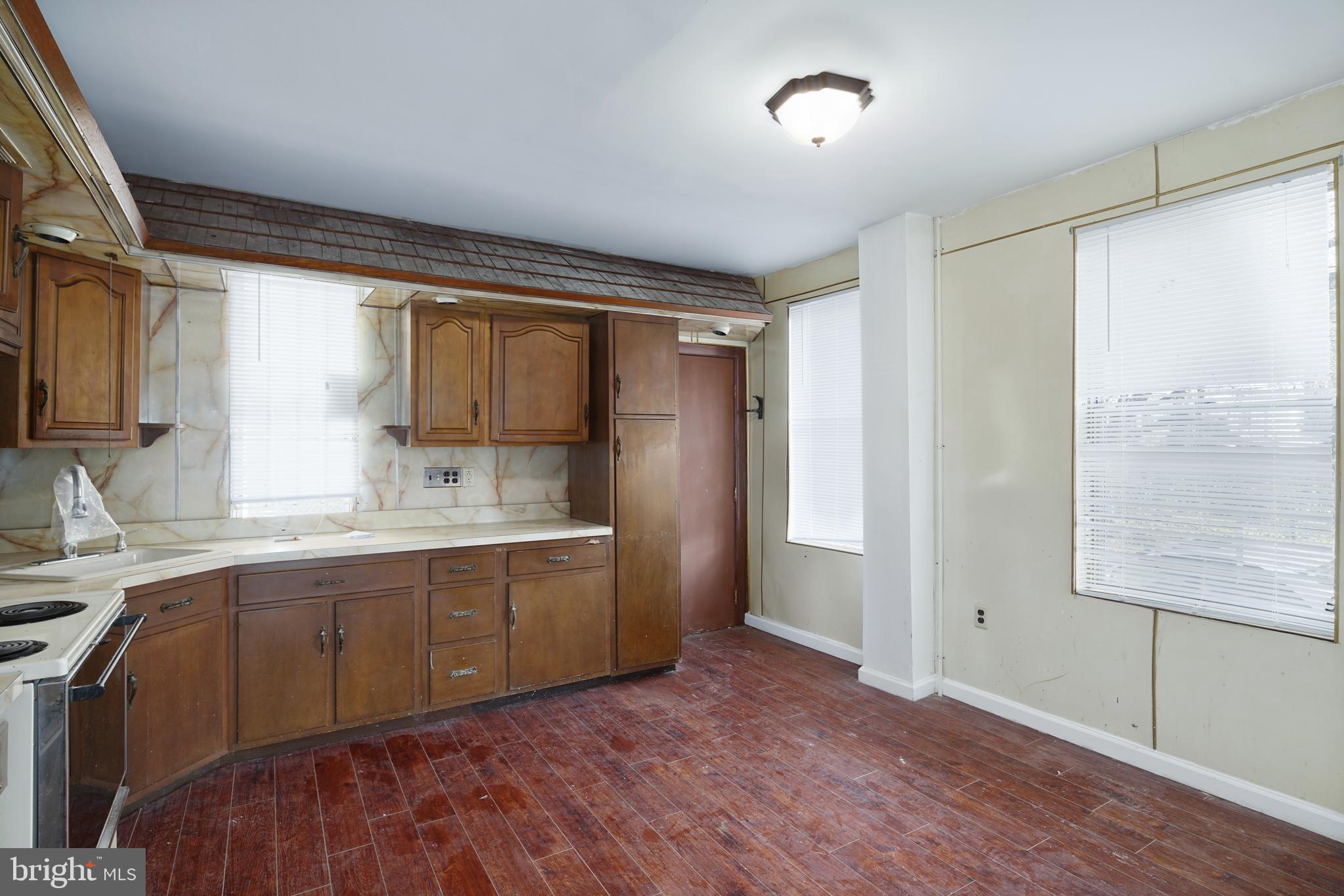 STRAWBERRY MANSION - Residential