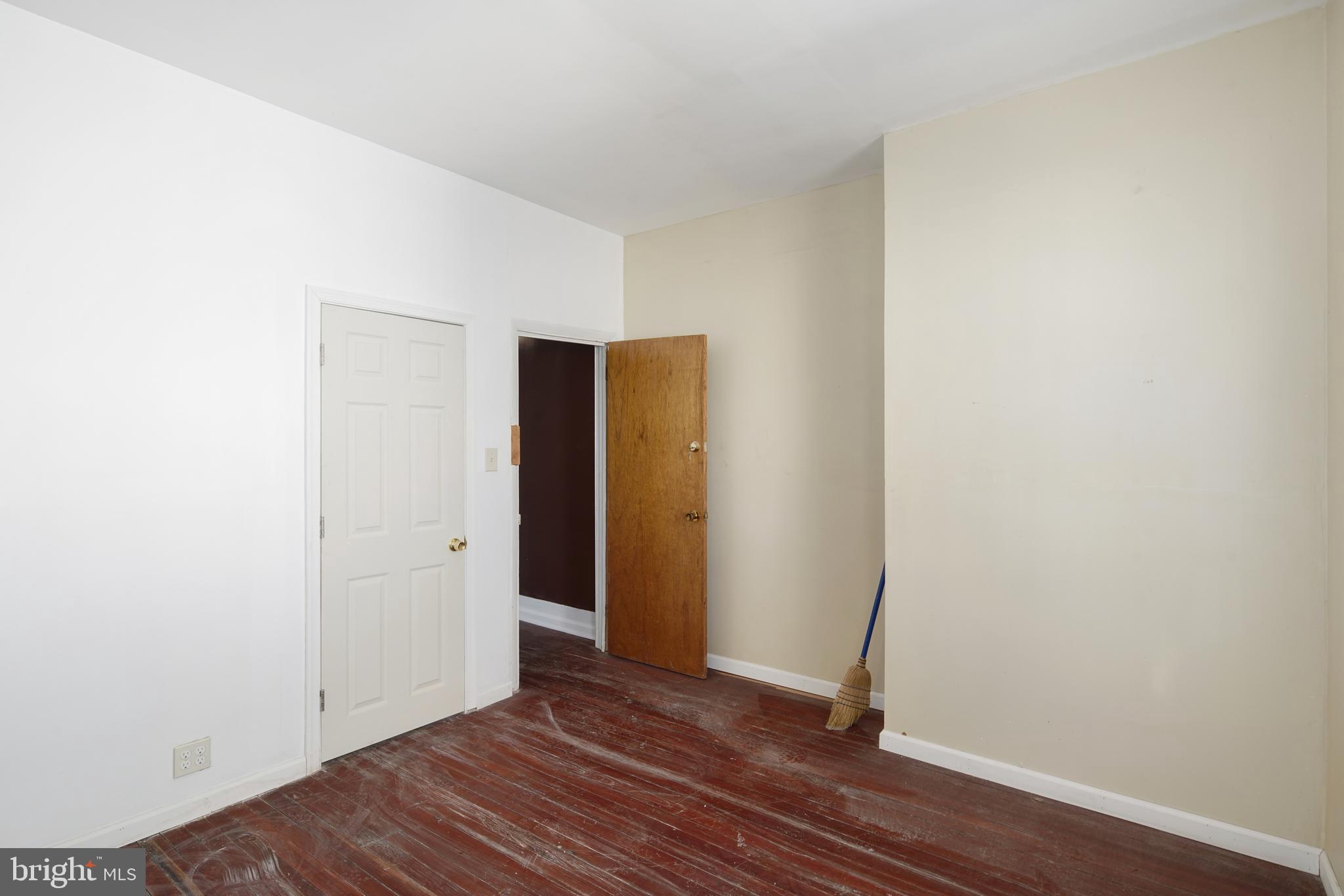 STRAWBERRY MANSION - Residential