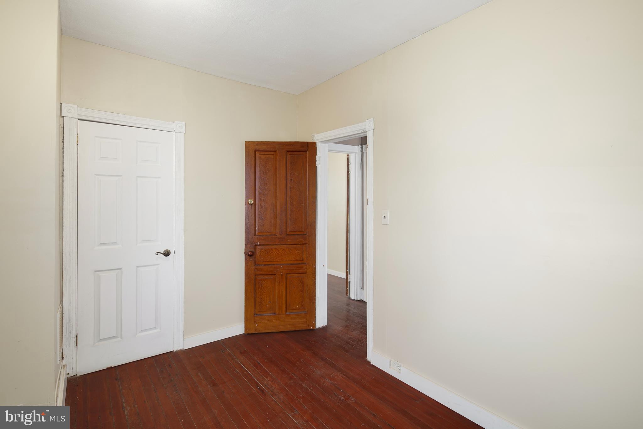 STRAWBERRY MANSION - Residential