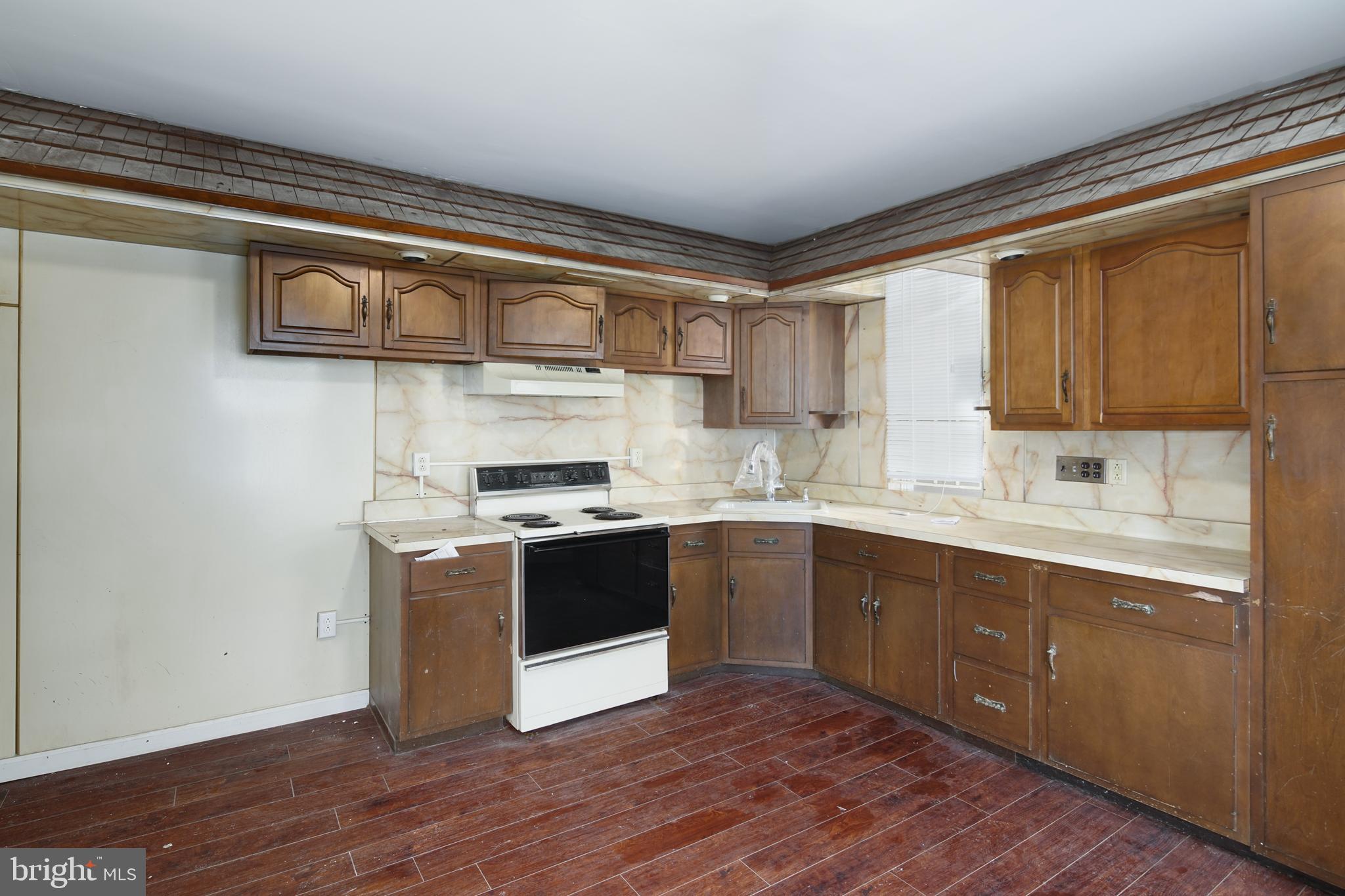 STRAWBERRY MANSION - Residential