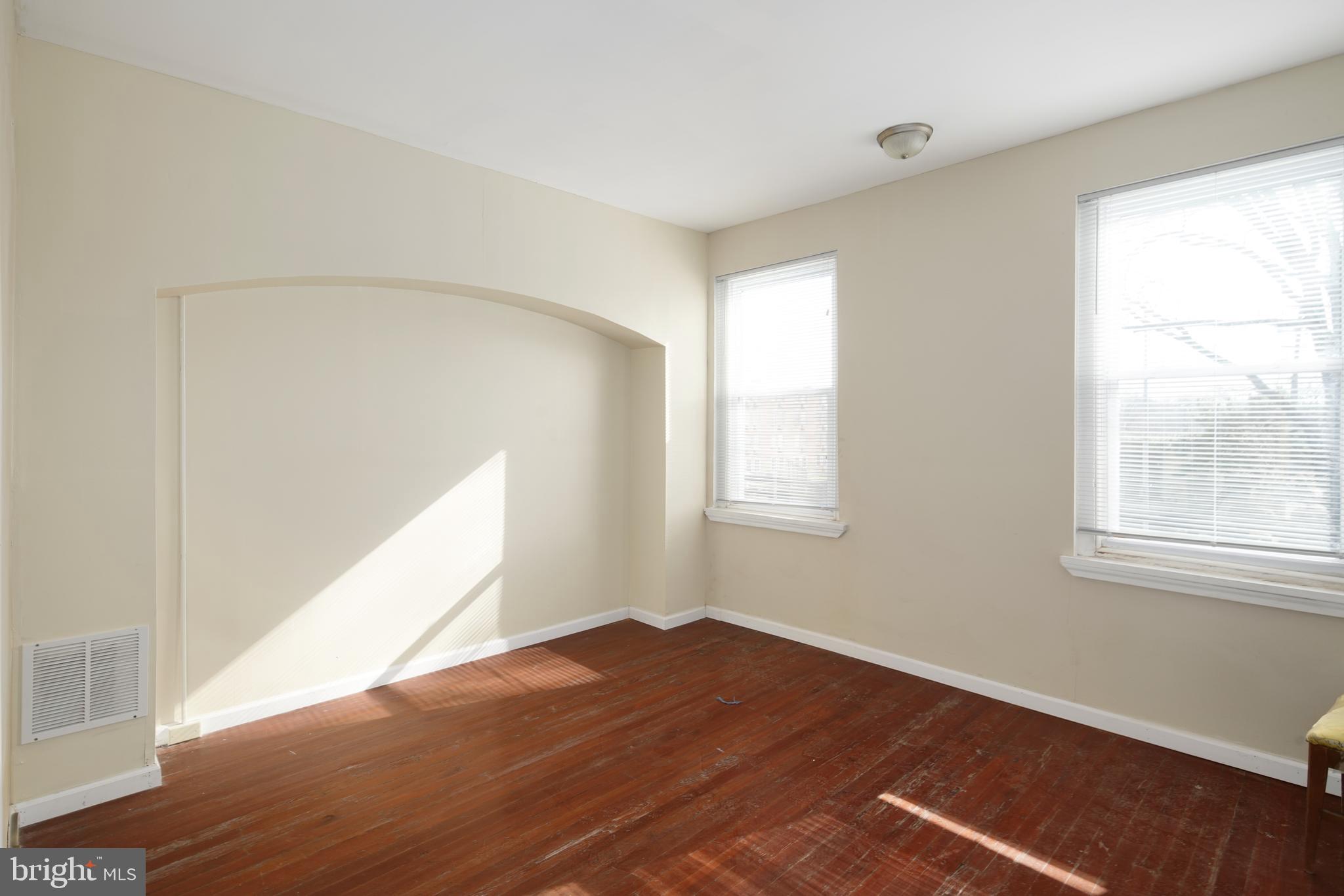 STRAWBERRY MANSION - Residential