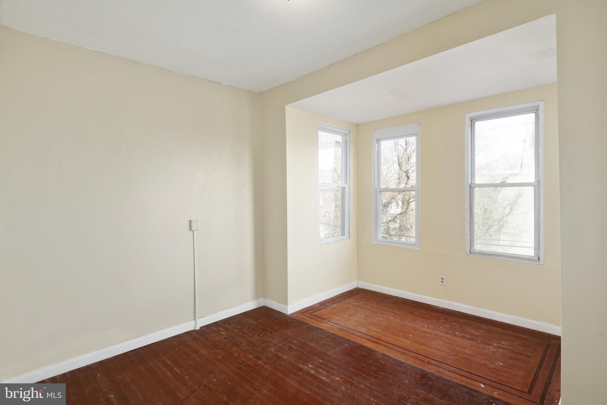 STRAWBERRY MANSION - Residential