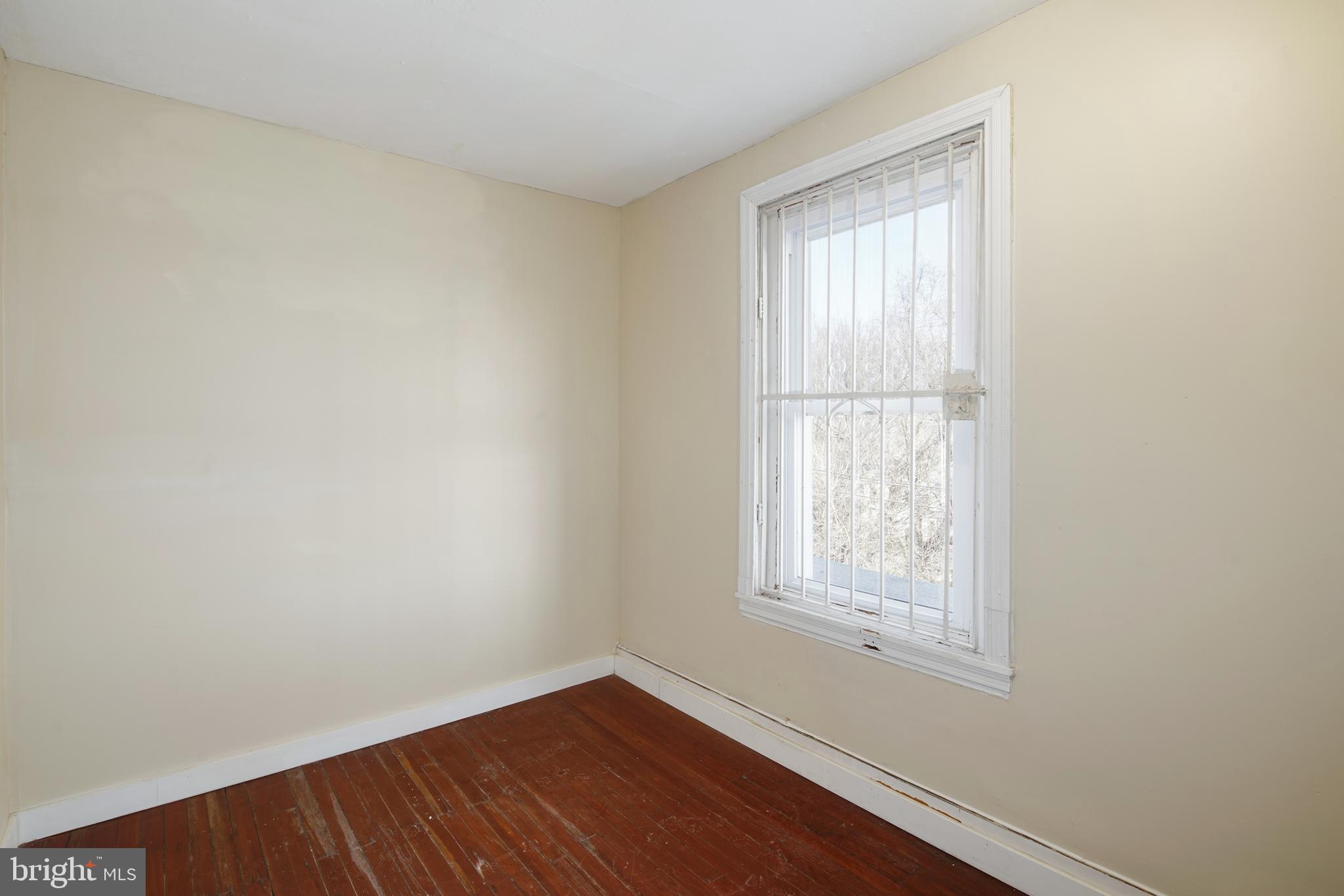 STRAWBERRY MANSION - Residential