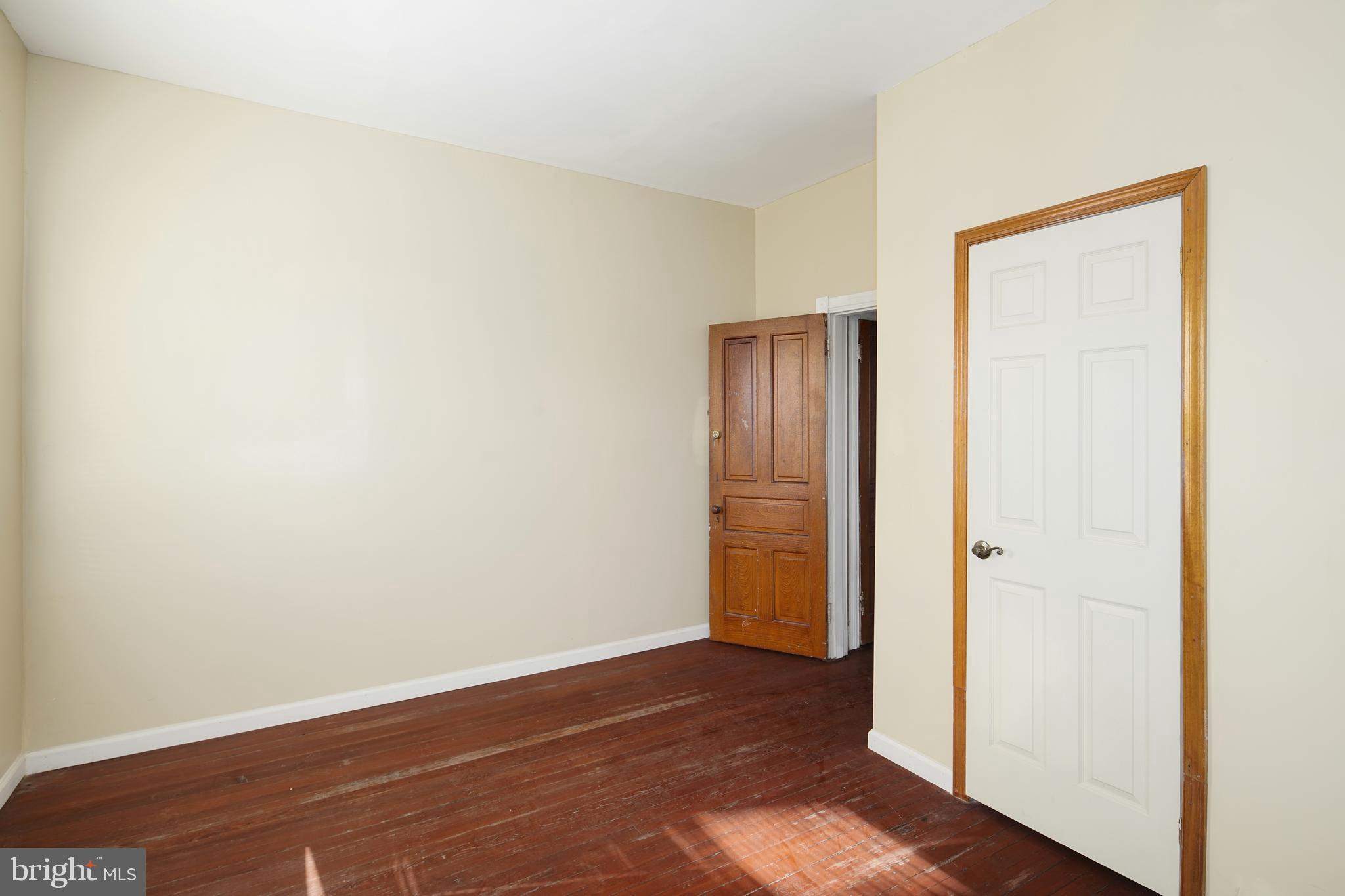 STRAWBERRY MANSION - Residential