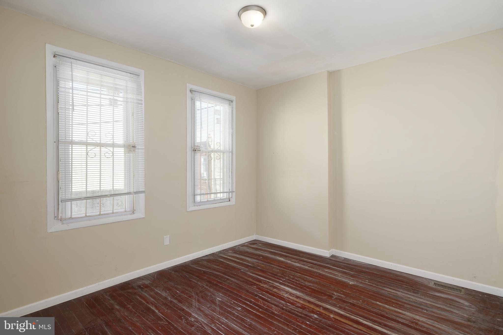 STRAWBERRY MANSION - Residential