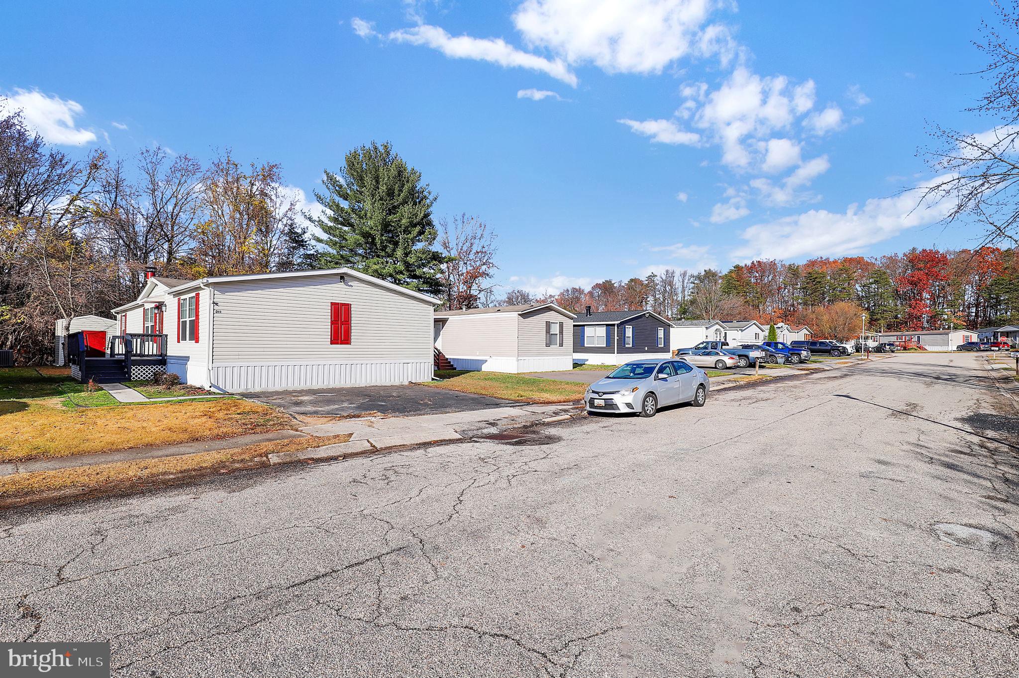 HOLIDAY MOBILE ESTATES - Residential