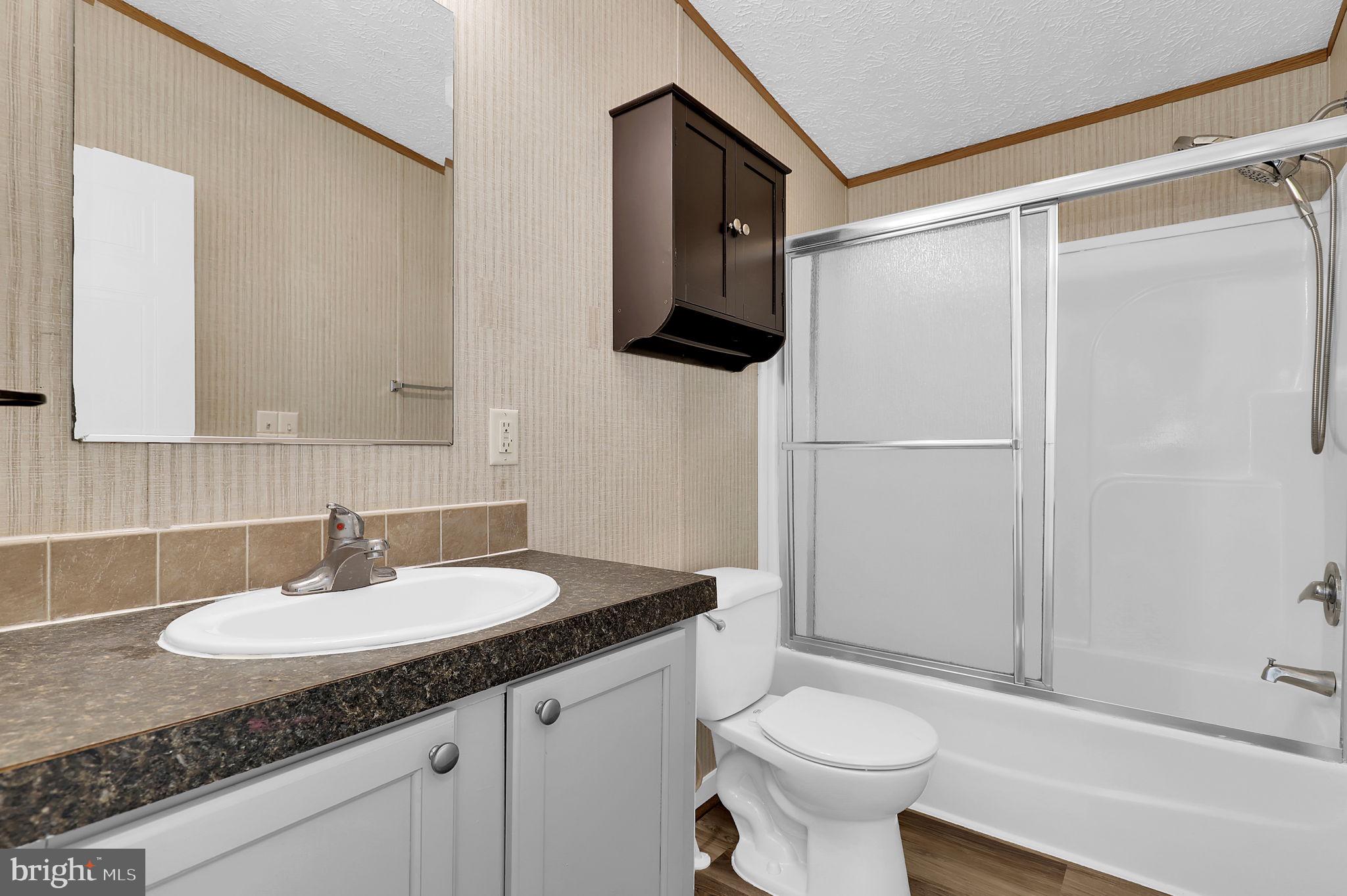 HOLIDAY MOBILE ESTATES - Residential