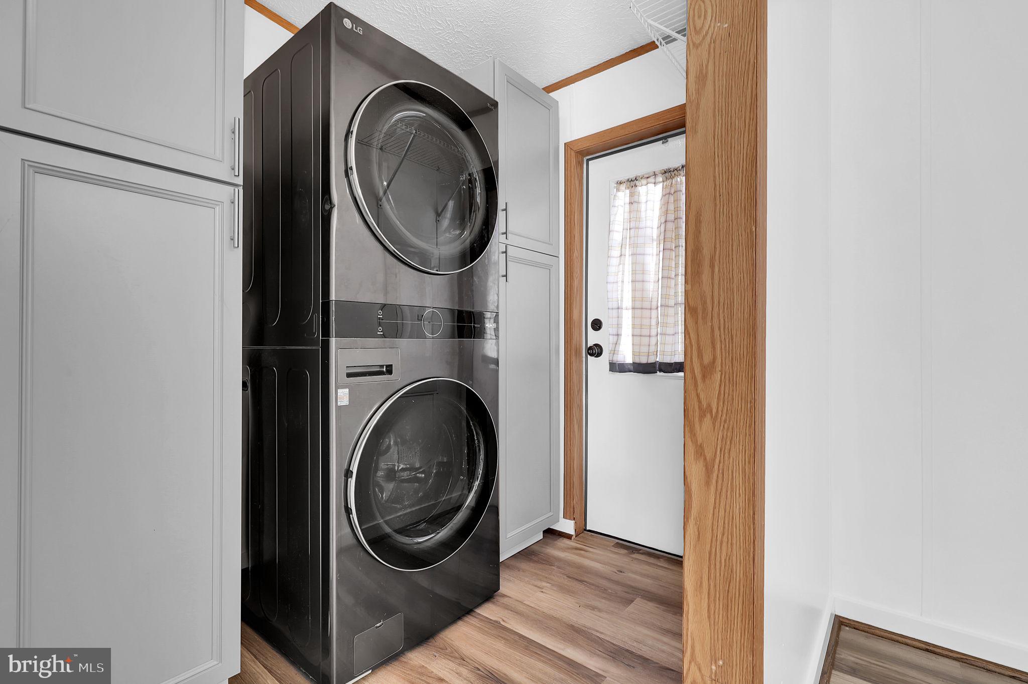 HOLIDAY MOBILE ESTATES - Residential