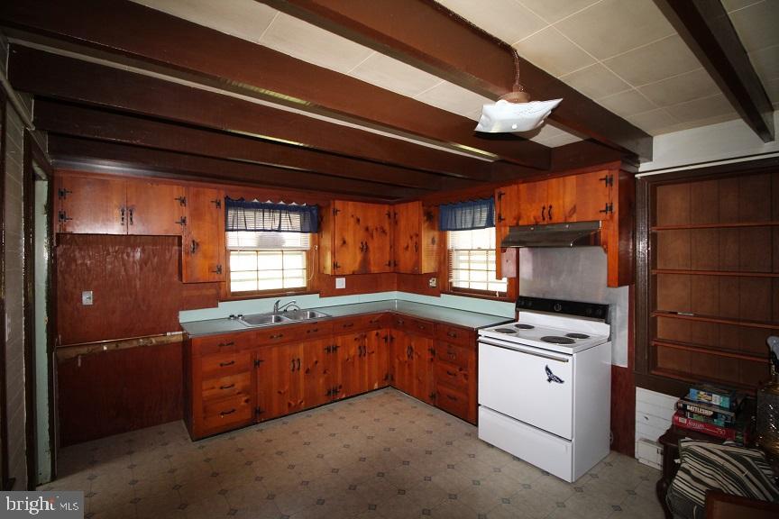 NO SUBDIVISION - Residential