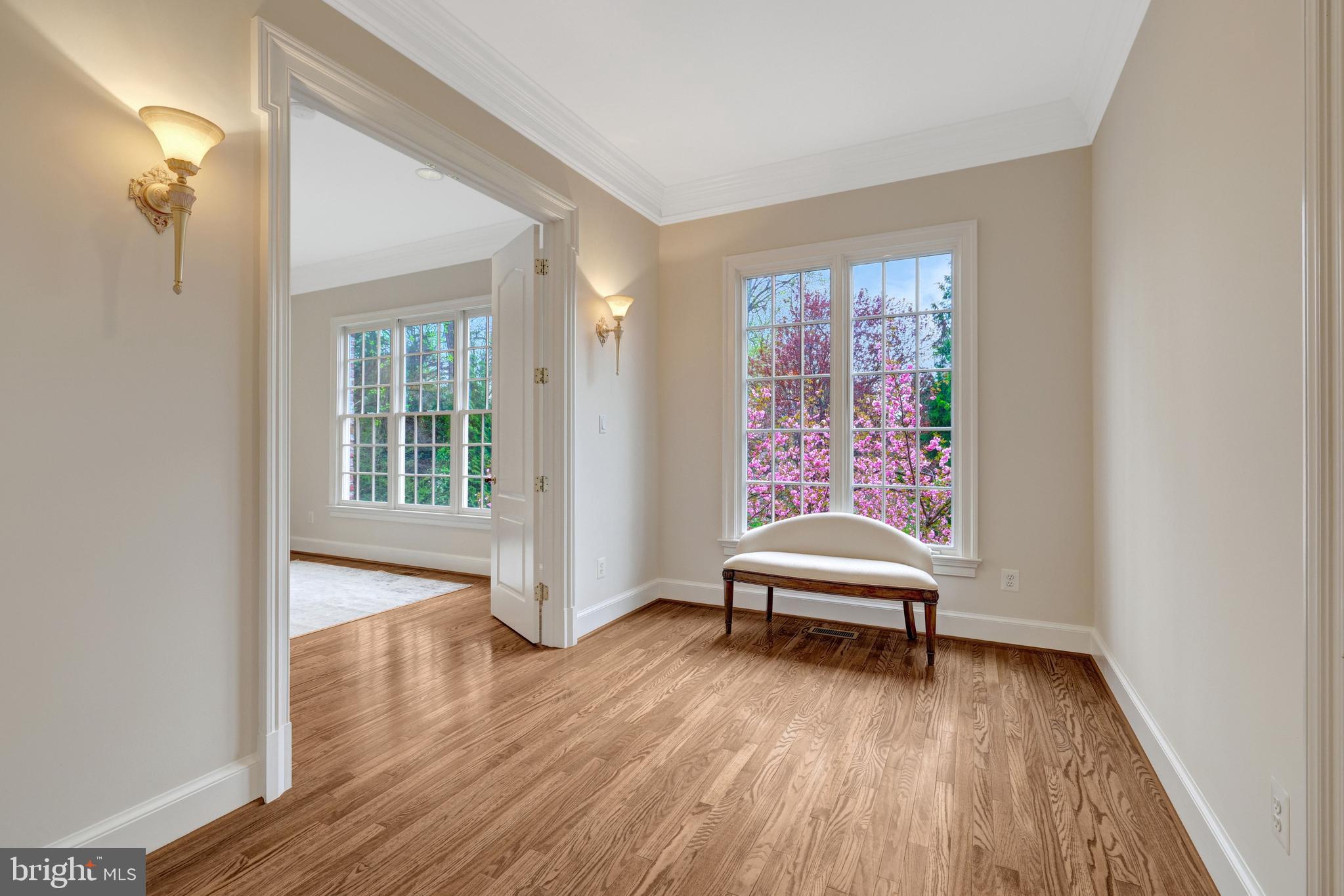 FOXHALL OF MCLEAN - Residential