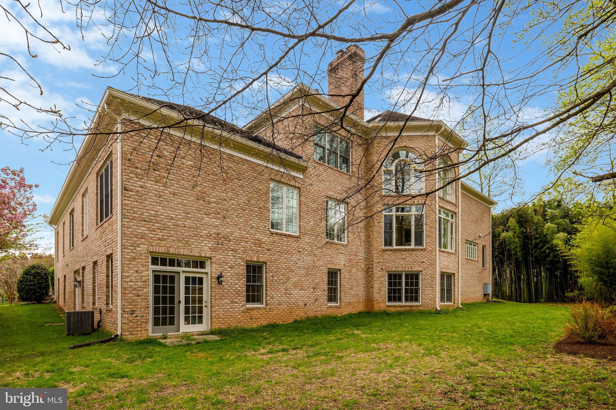 FOXHALL OF MCLEAN - Residential