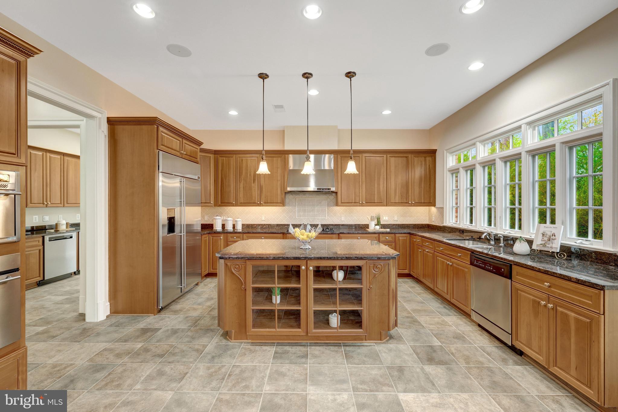 FOXHALL OF MCLEAN - Residential