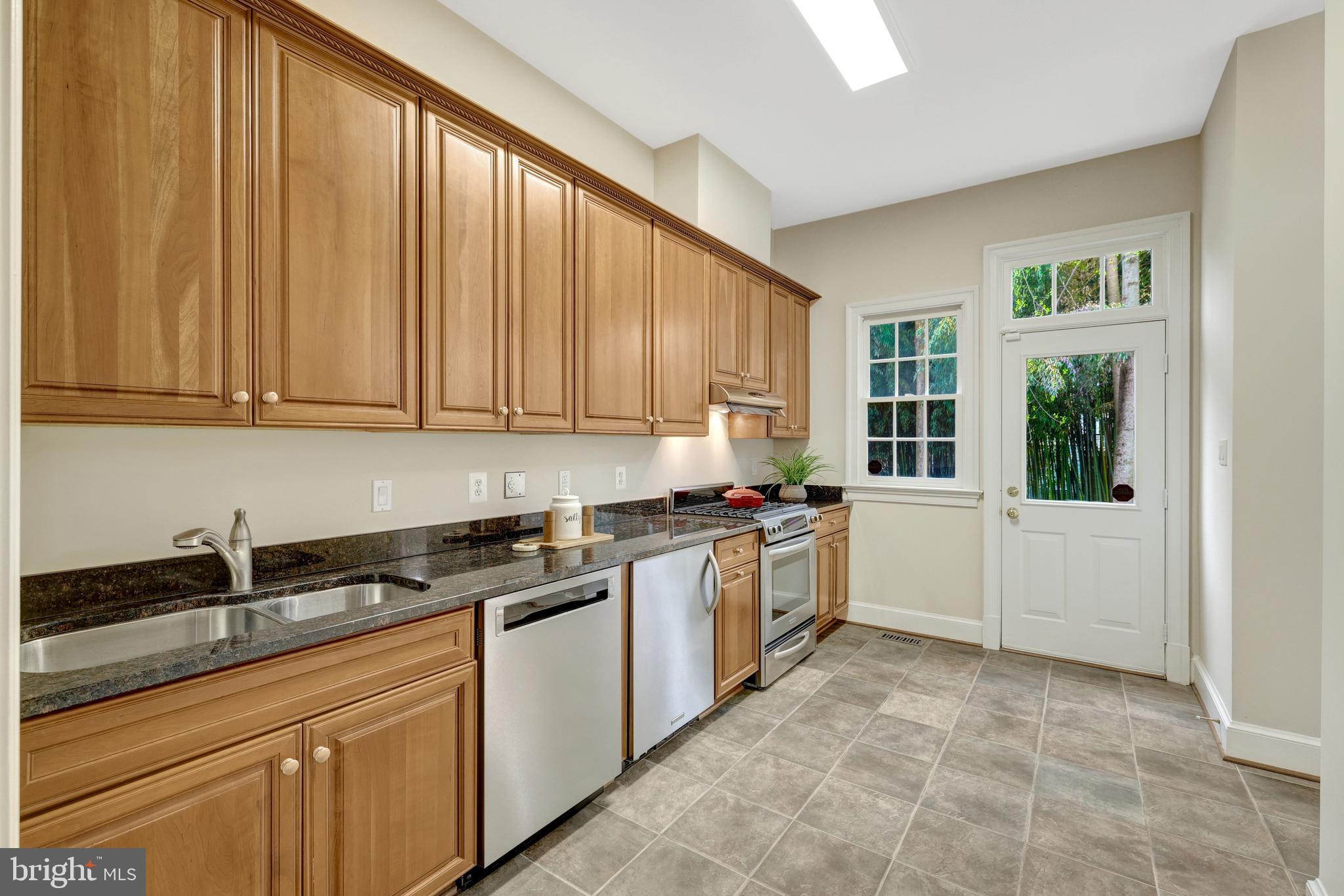 FOXHALL OF MCLEAN - Residential