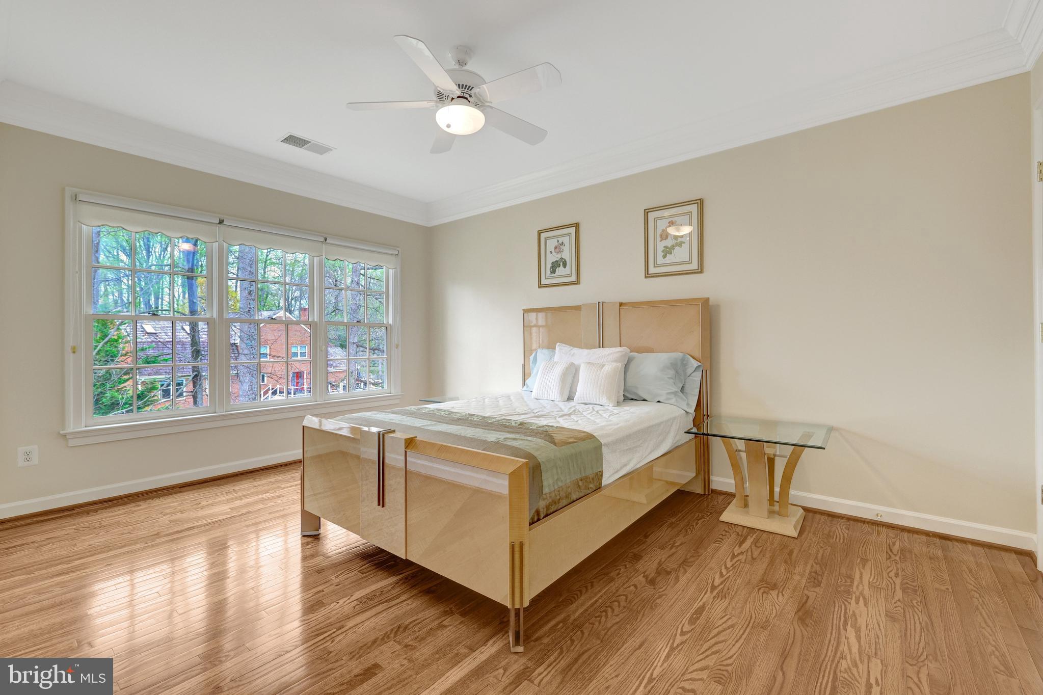 FOXHALL OF MCLEAN - Residential