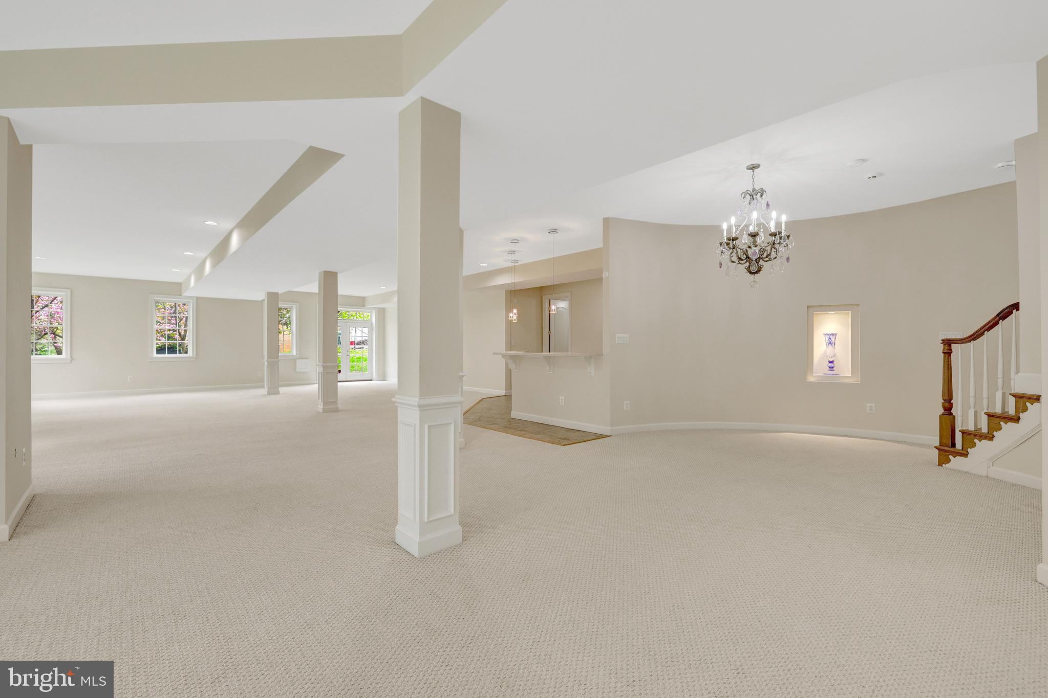 FOXHALL OF MCLEAN - Residential