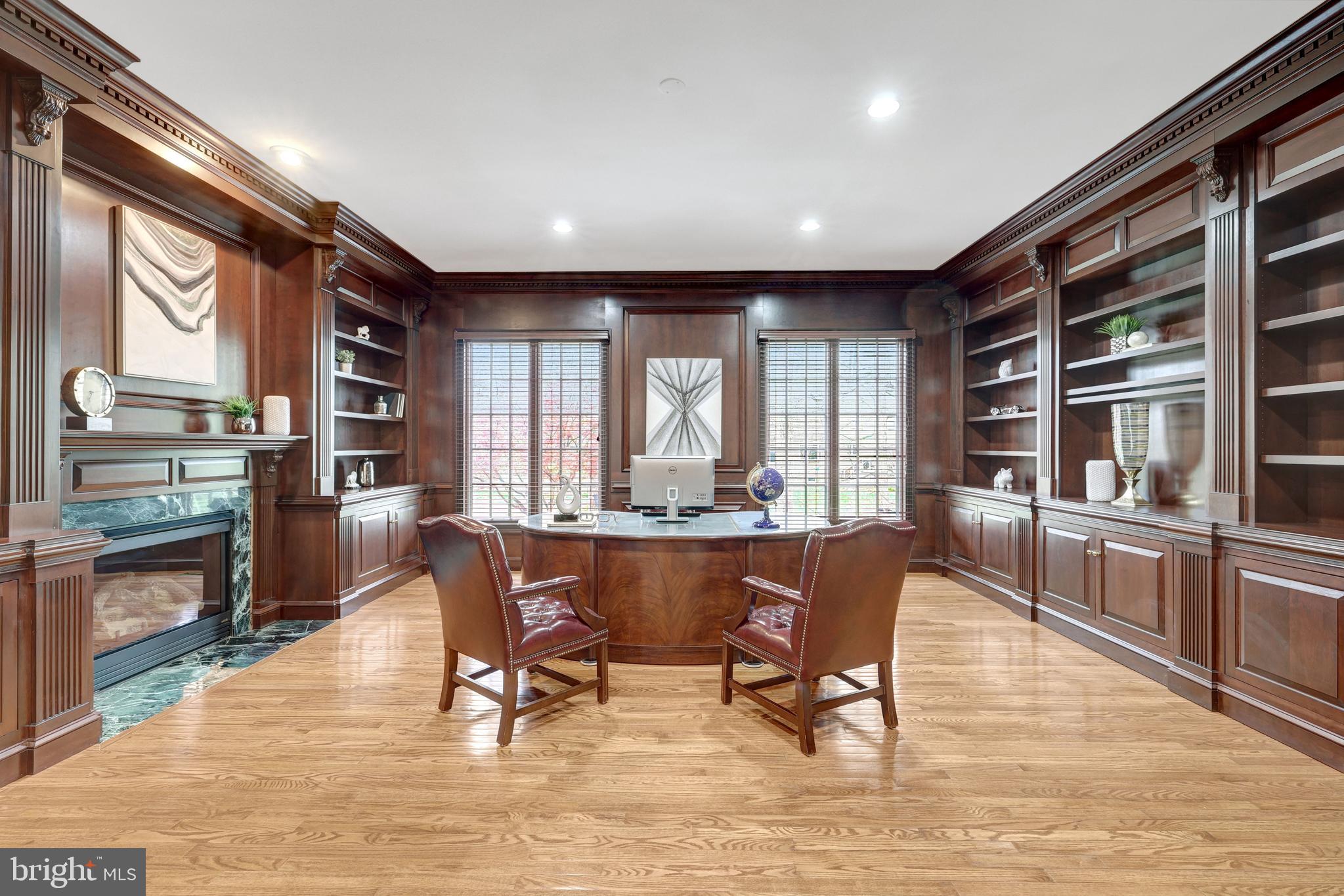 FOXHALL OF MCLEAN - Residential