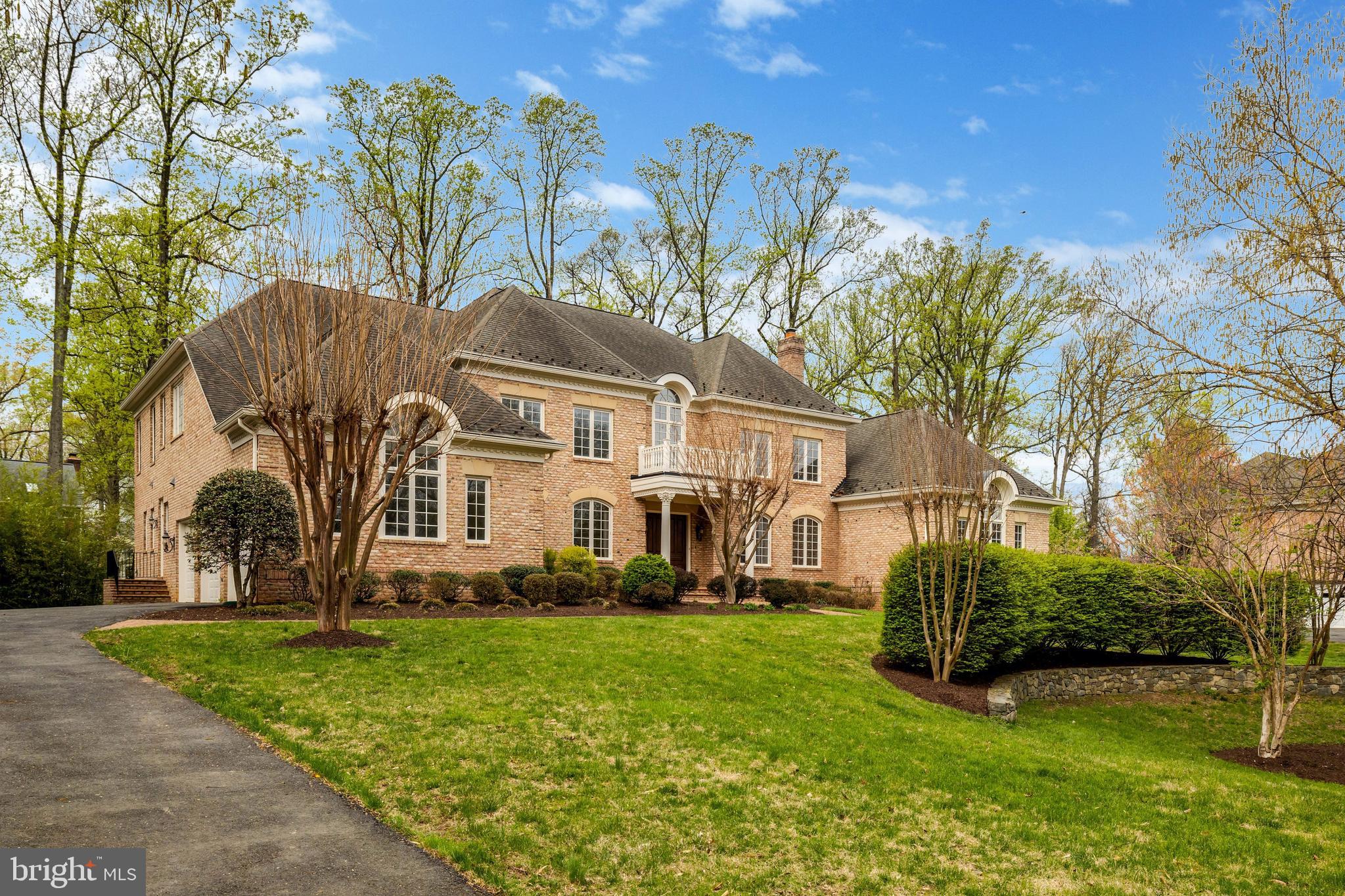 FOXHALL OF MCLEAN - Residential