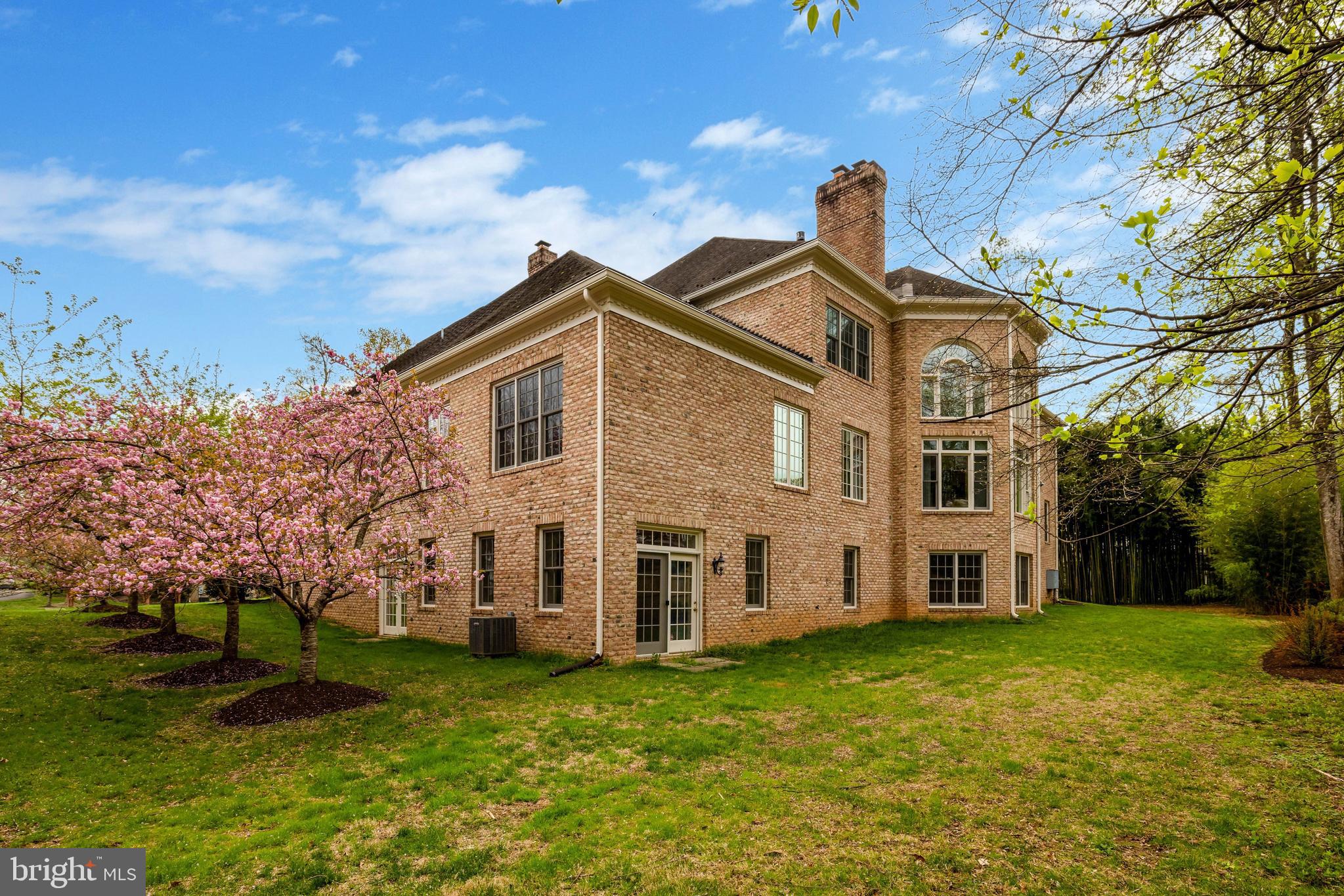 FOXHALL OF MCLEAN - Residential