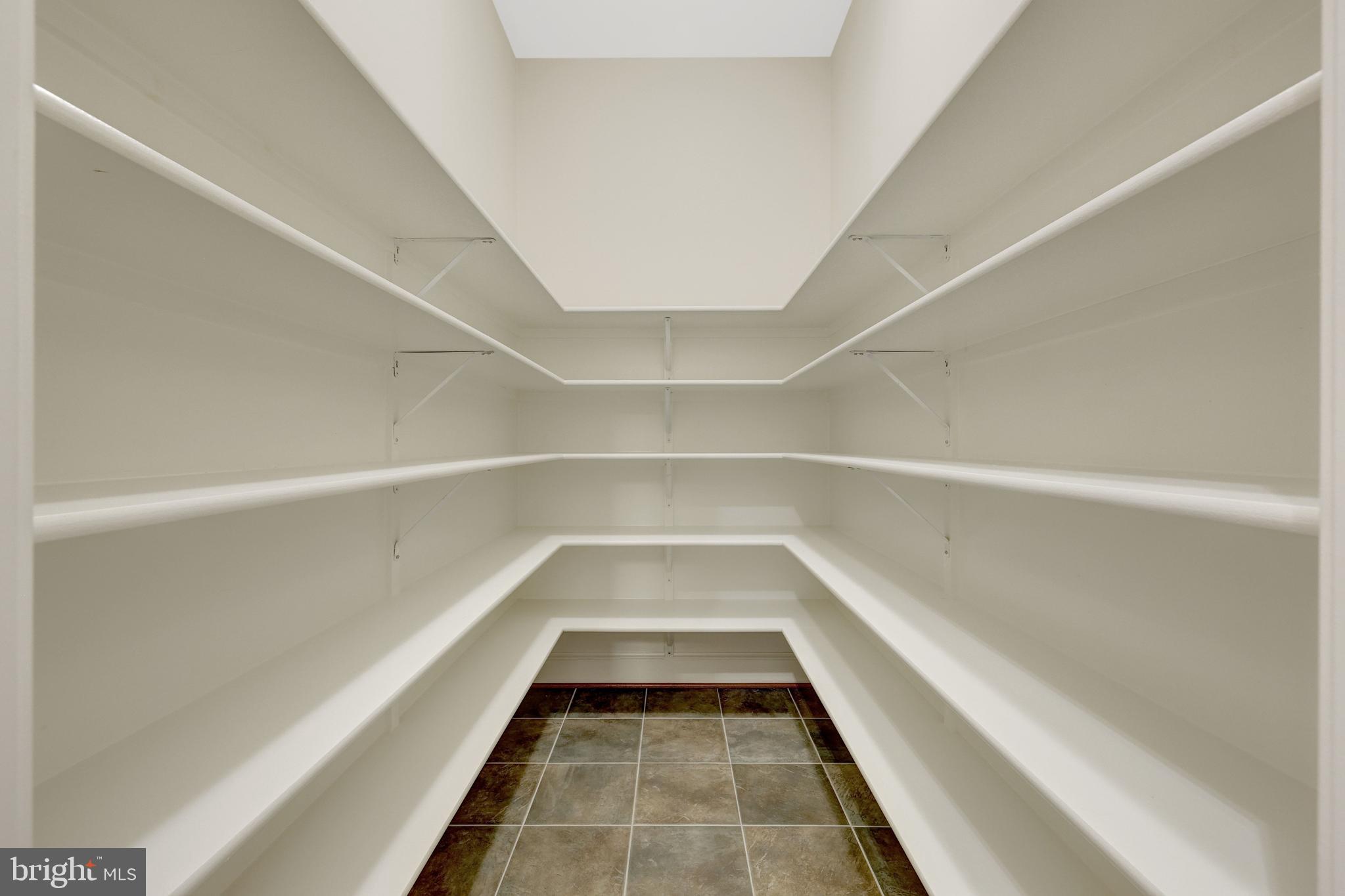 FOXHALL OF MCLEAN - Residential