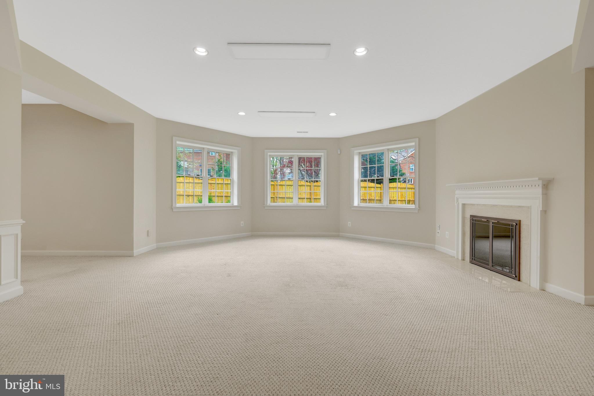 FOXHALL OF MCLEAN - Residential