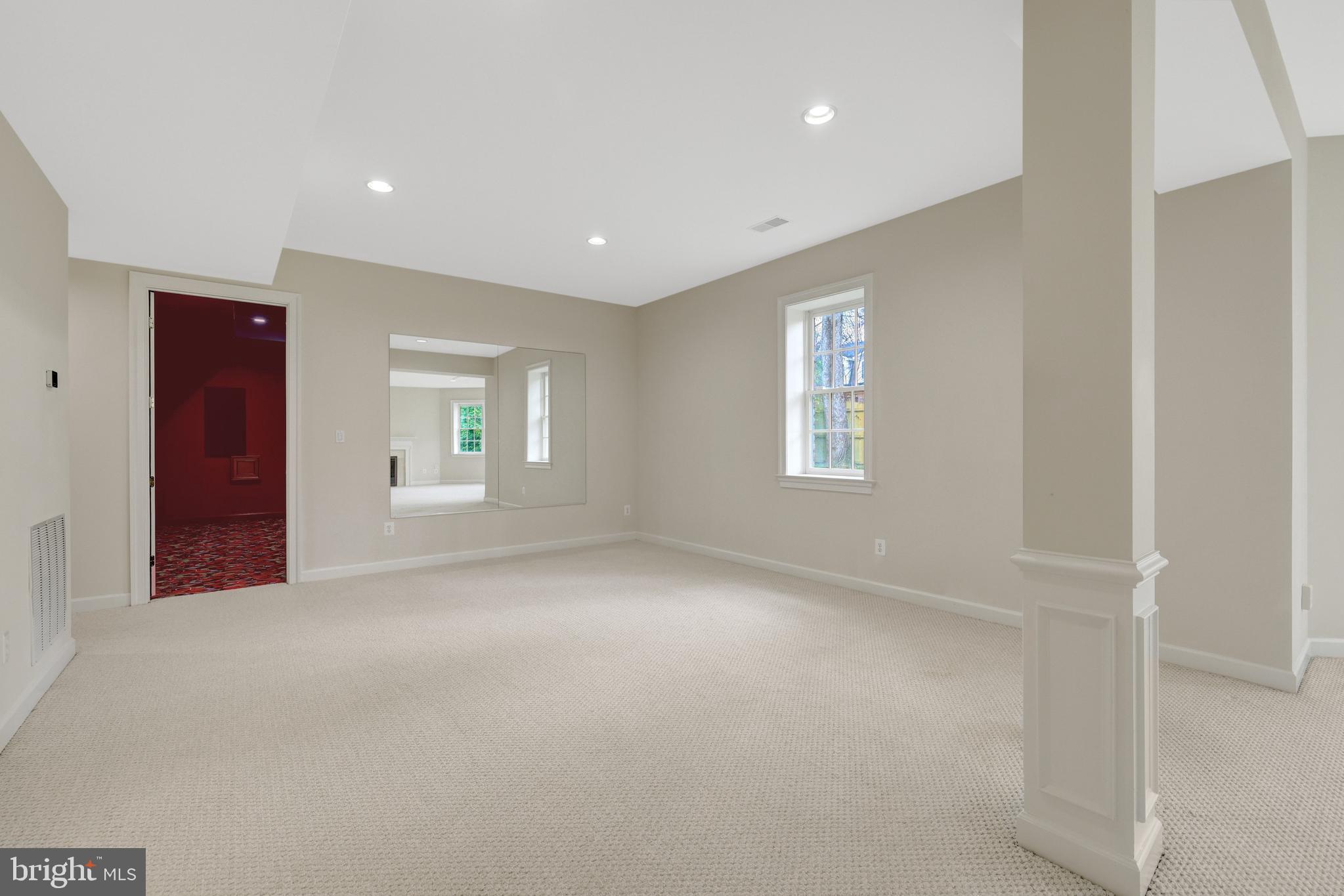 FOXHALL OF MCLEAN - Residential