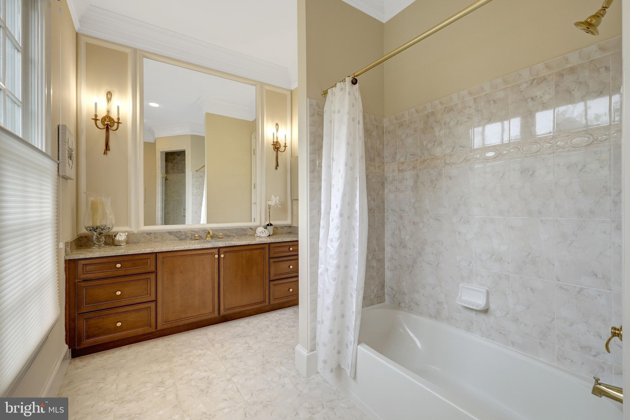 FOXHALL OF MCLEAN - Residential