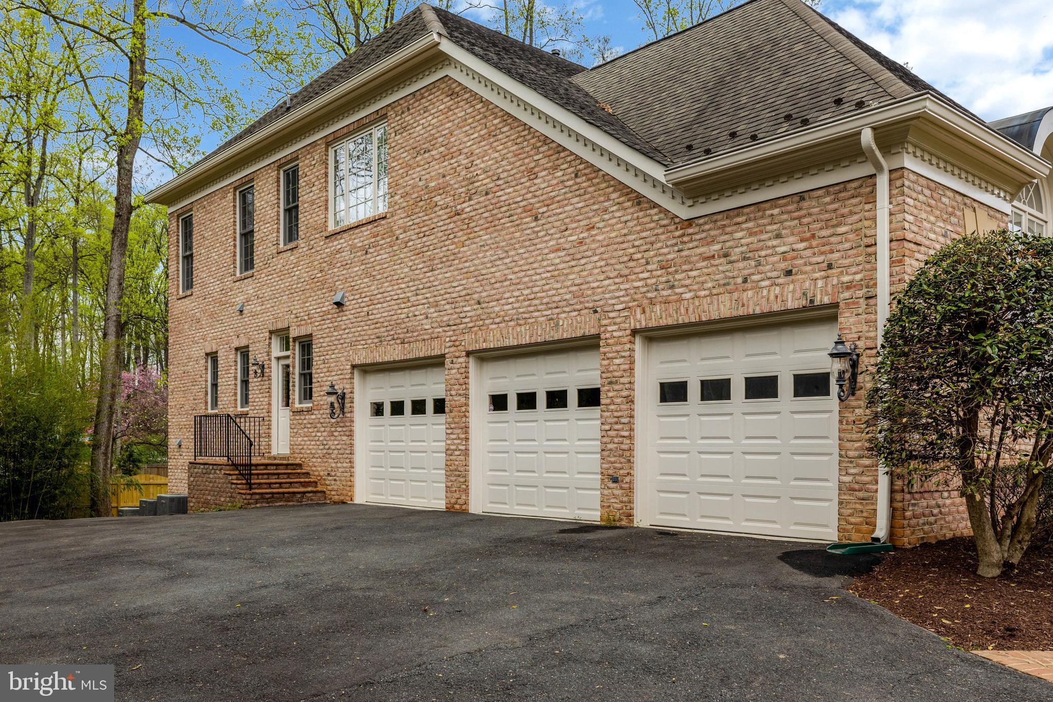 FOXHALL OF MCLEAN - Residential