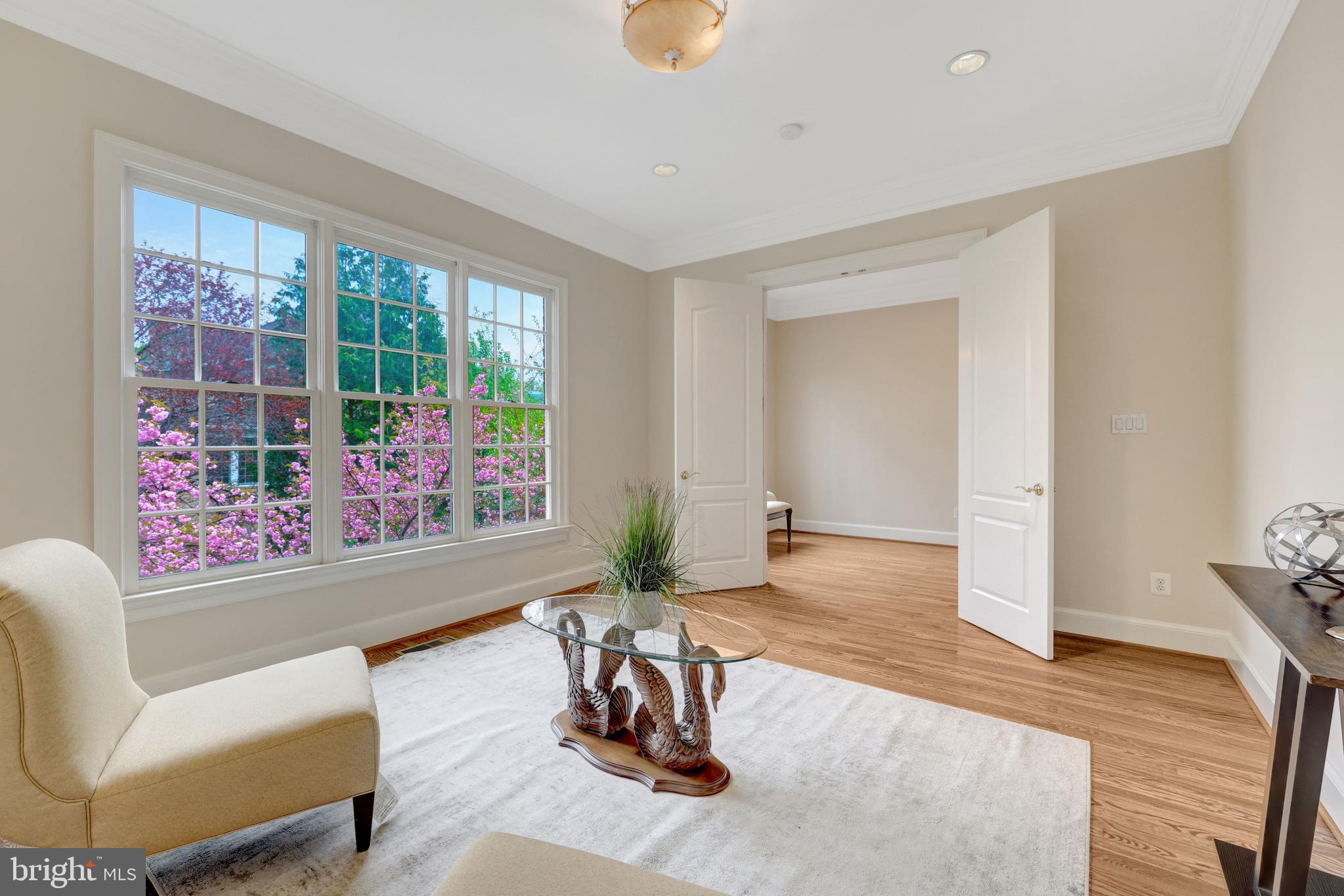 FOXHALL OF MCLEAN - Residential