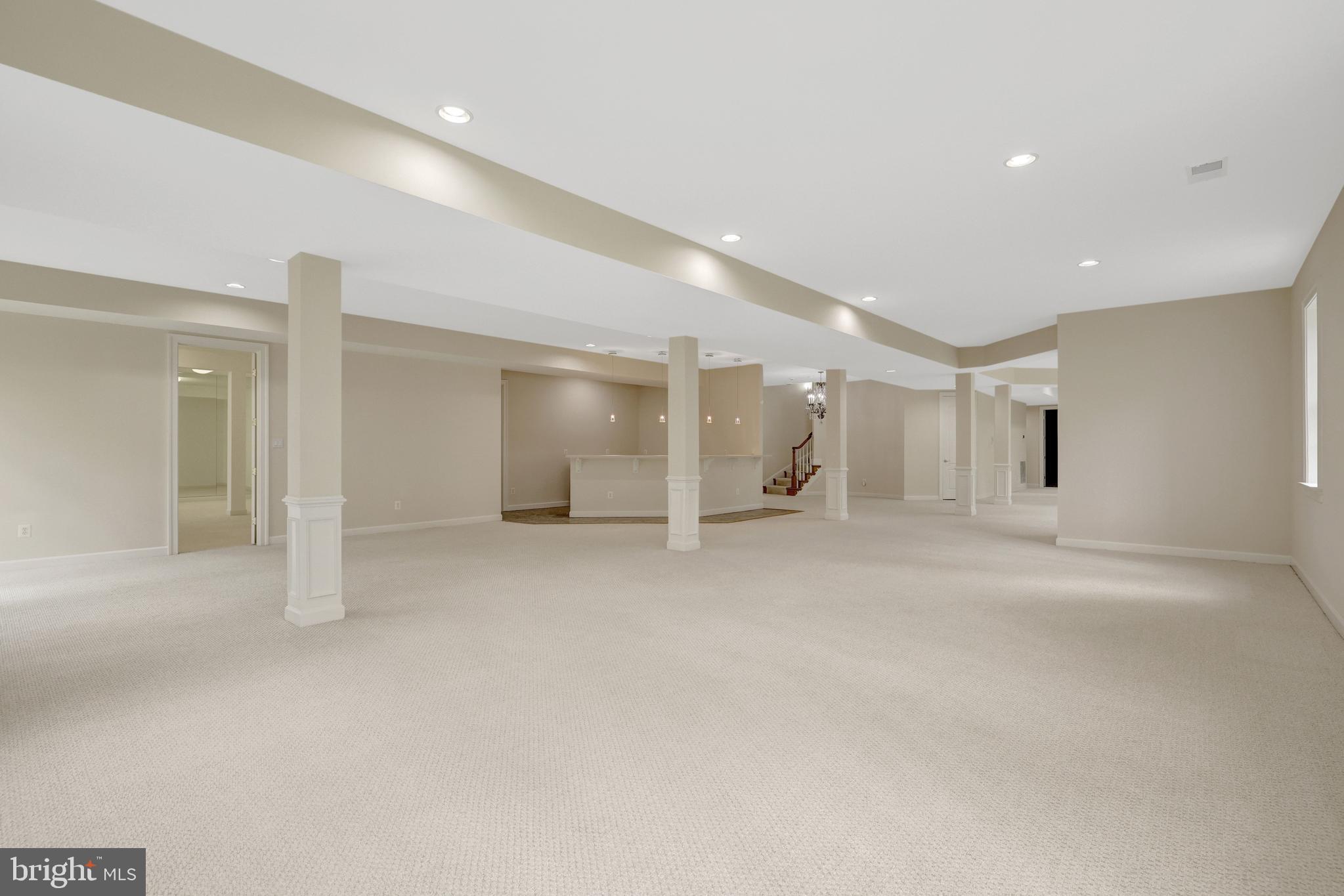 FOXHALL OF MCLEAN - Residential