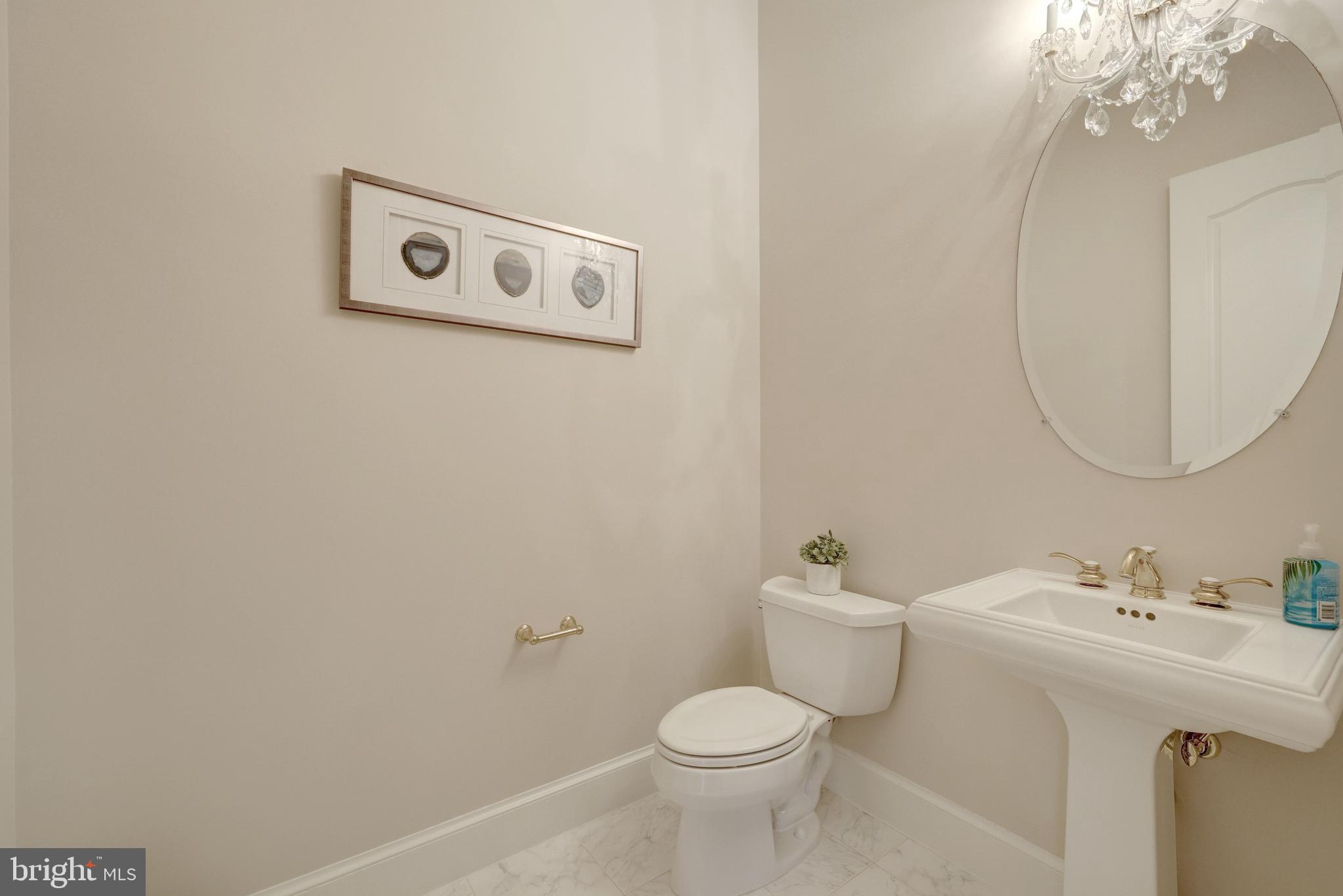 FOXHALL OF MCLEAN - Residential