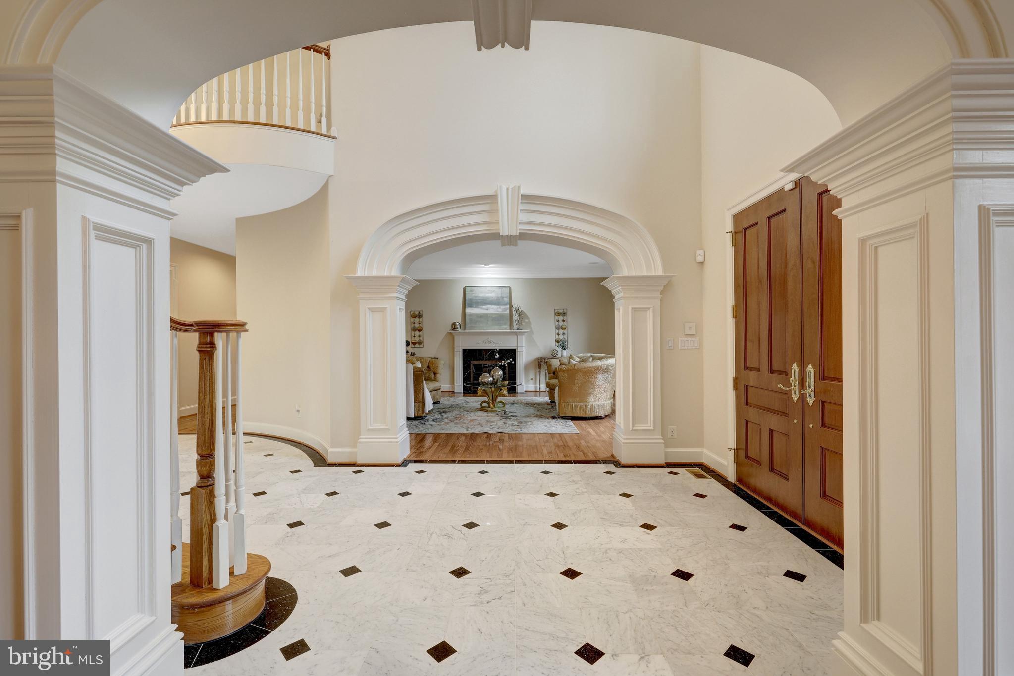 FOXHALL OF MCLEAN - Residential