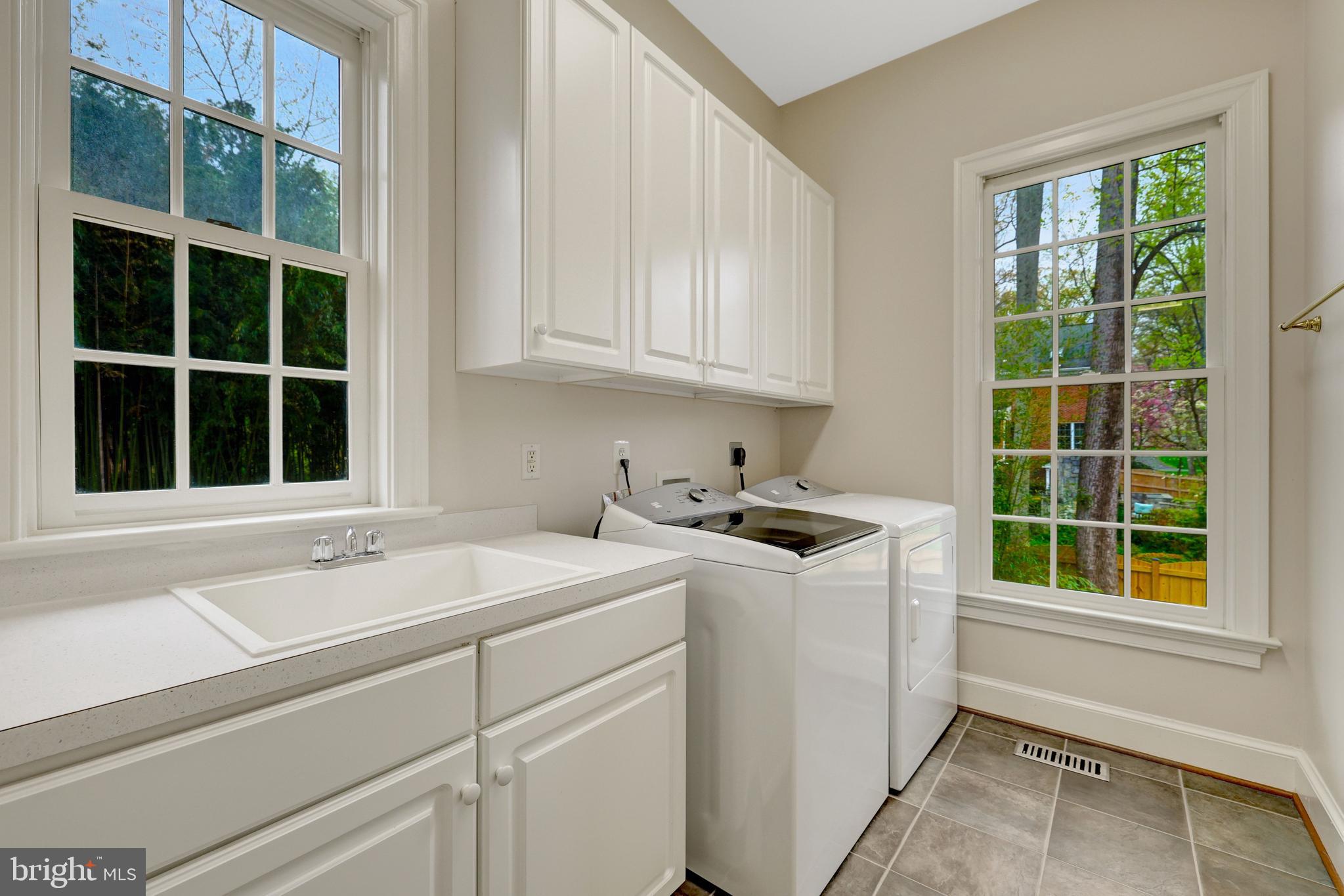 FOXHALL OF MCLEAN - Residential