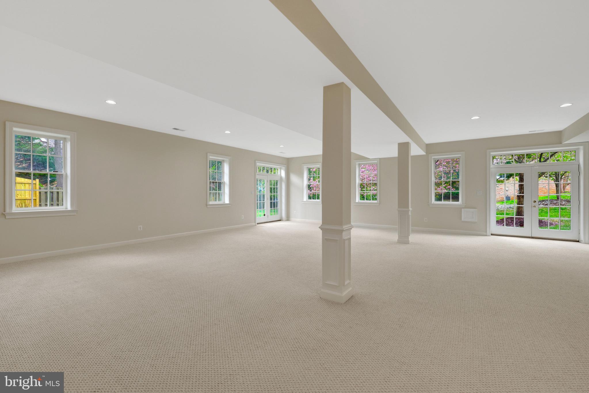 FOXHALL OF MCLEAN - Residential