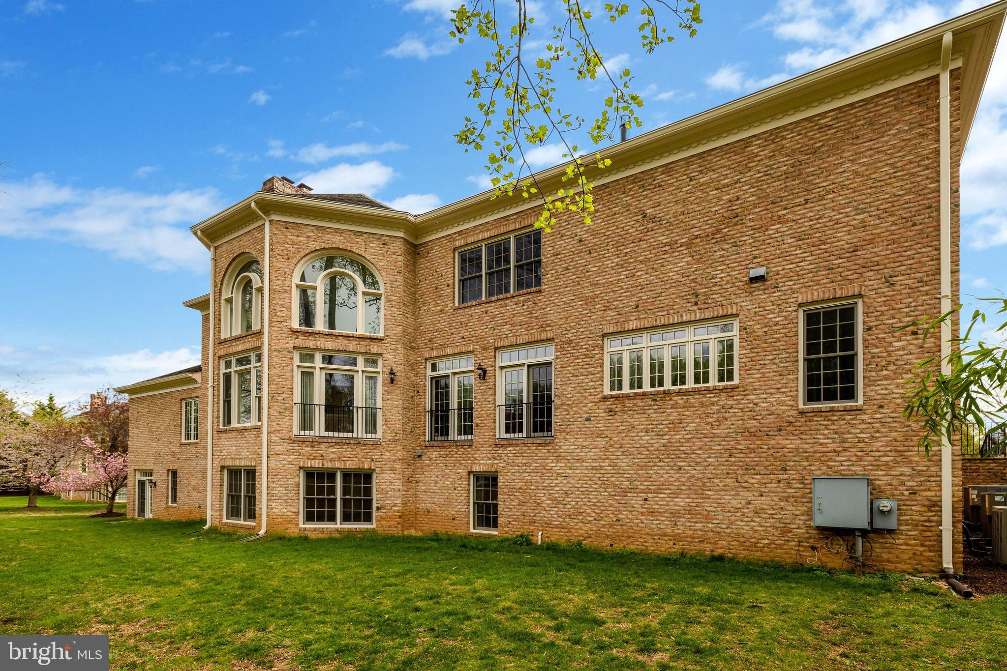 FOXHALL OF MCLEAN - Residential