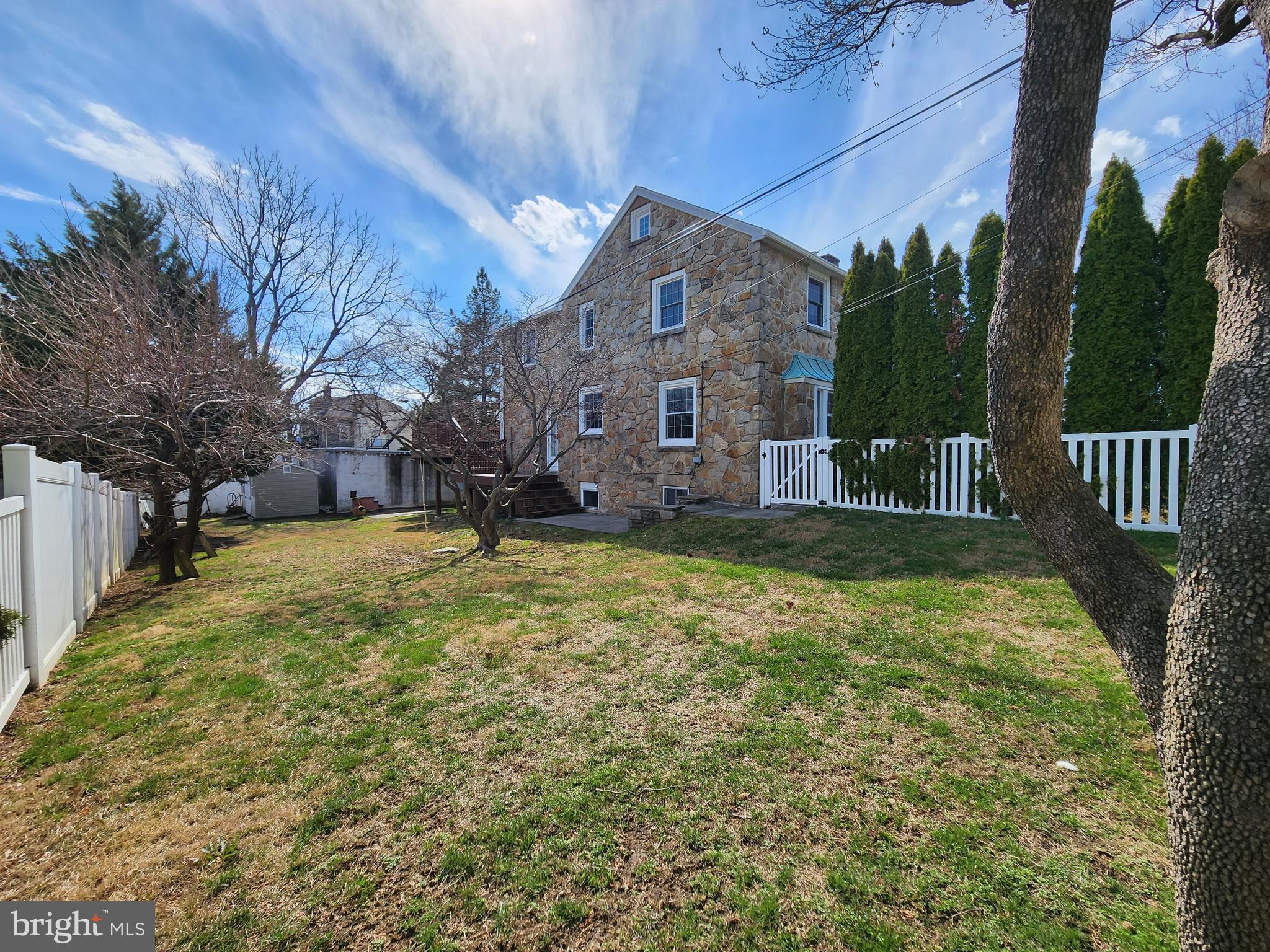 MANOA - Residential Lease