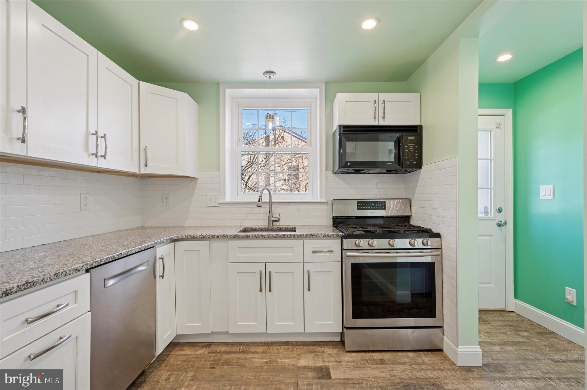 MANOA - Residential Lease