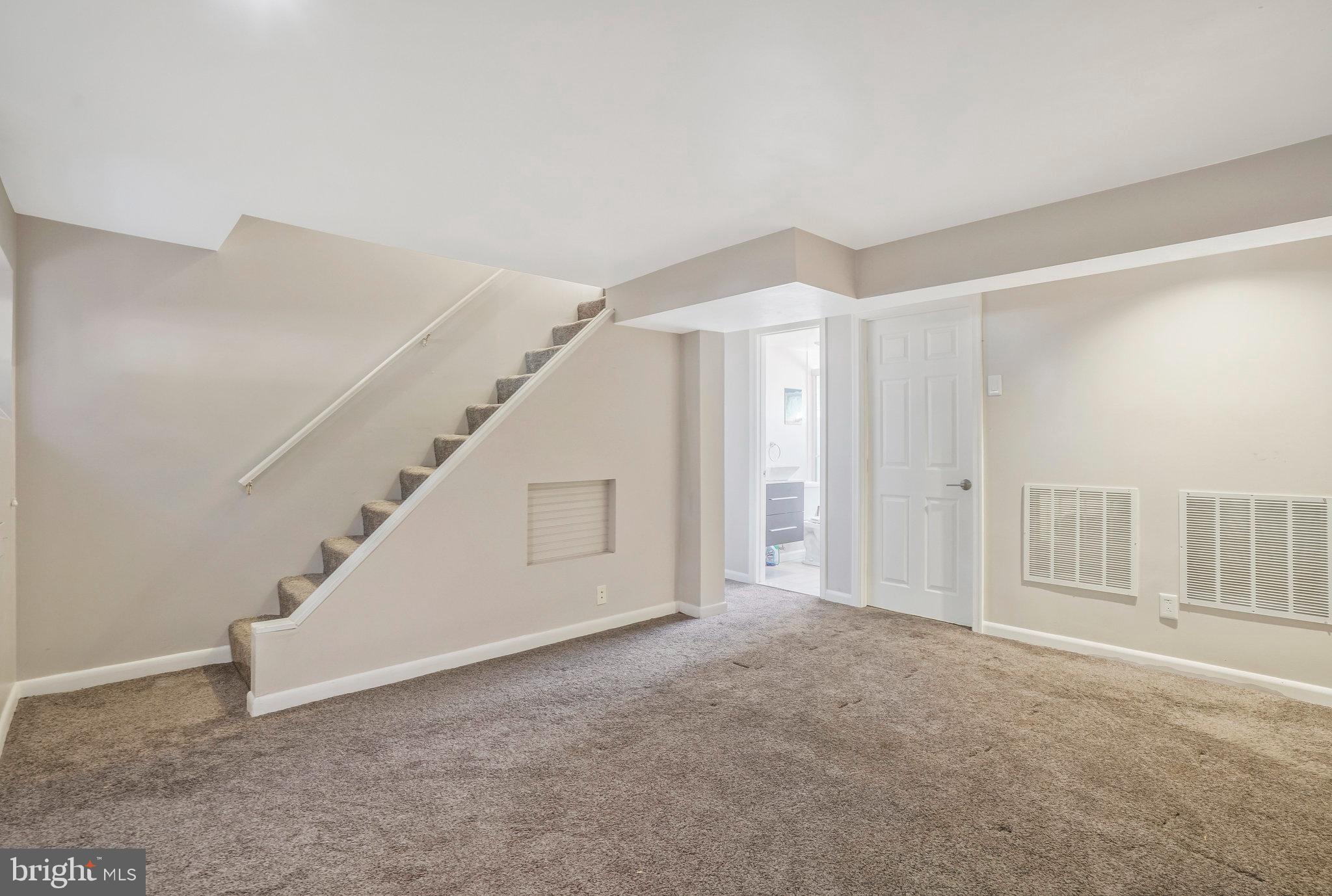 ROSEMONT - Residential Lease