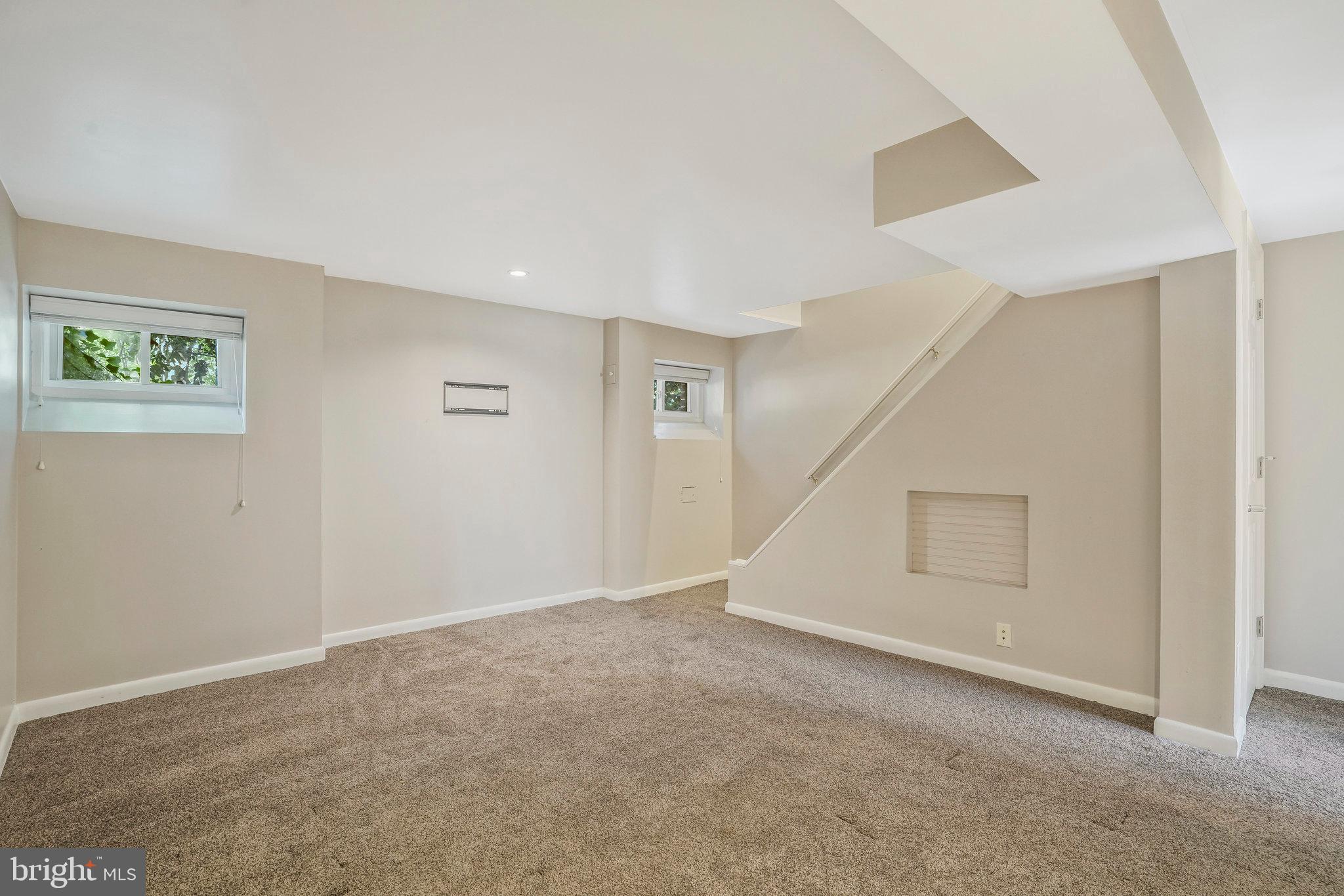 ROSEMONT - Residential Lease